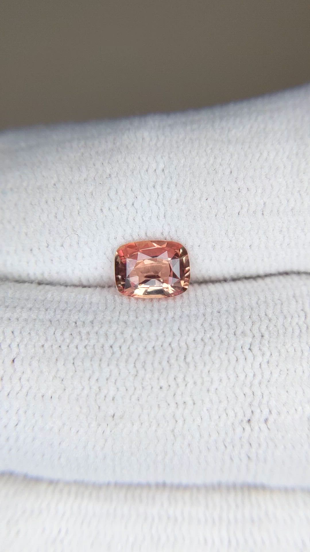 1.10 Ct. Padparadscha Sapphire from Ceylon (Sri Lanka) Size Video