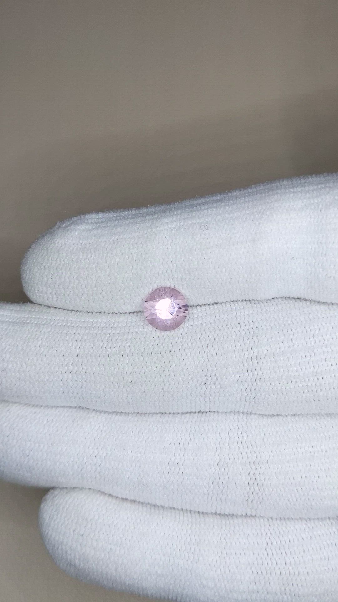 1.61 Ct. Pink Sapphire from Ceylon (Sri Lanka) Size Video
