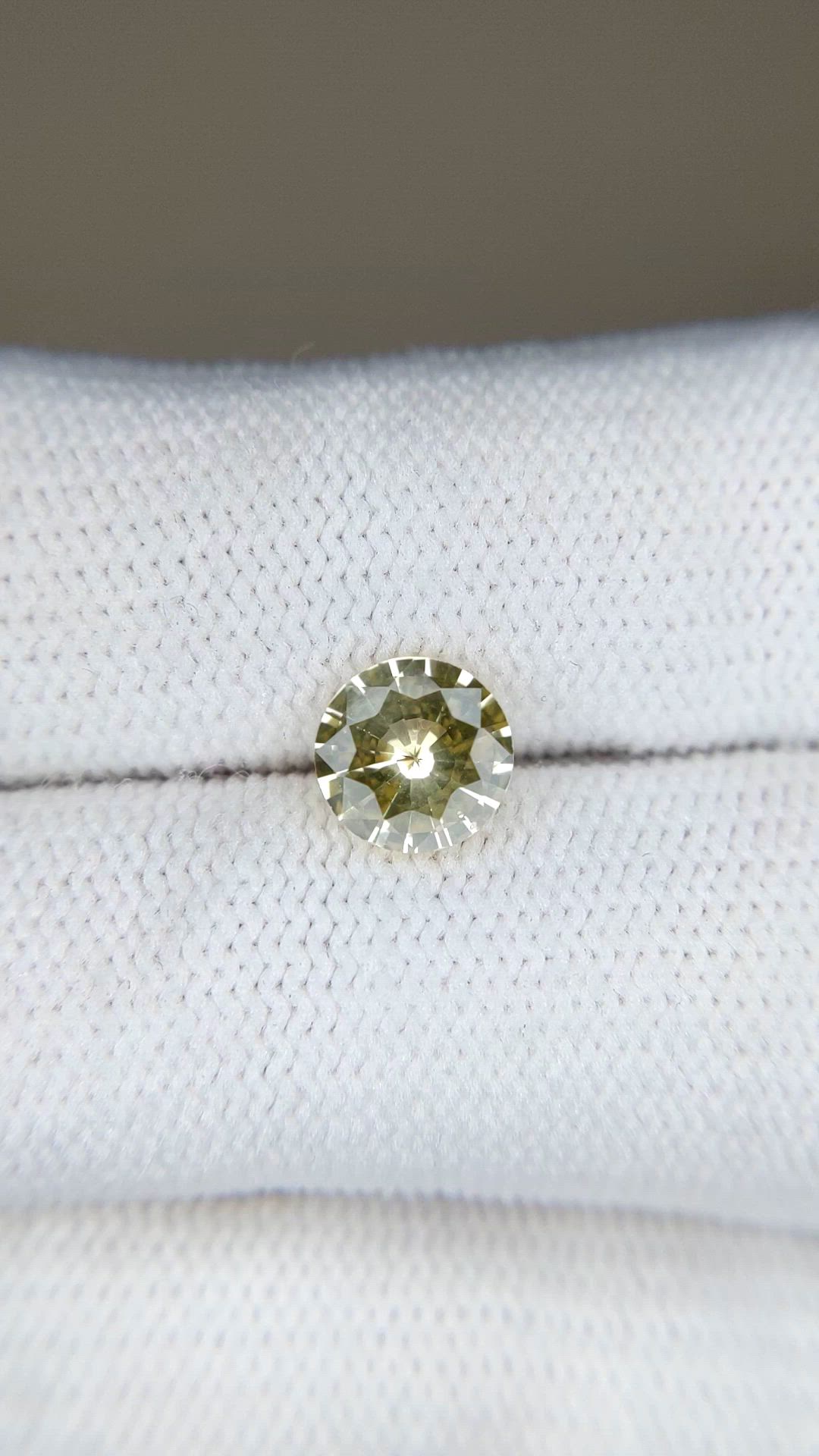 1.25 Ct. Yellow Sapphire from Ceylon (Sri Lanka) Size Video