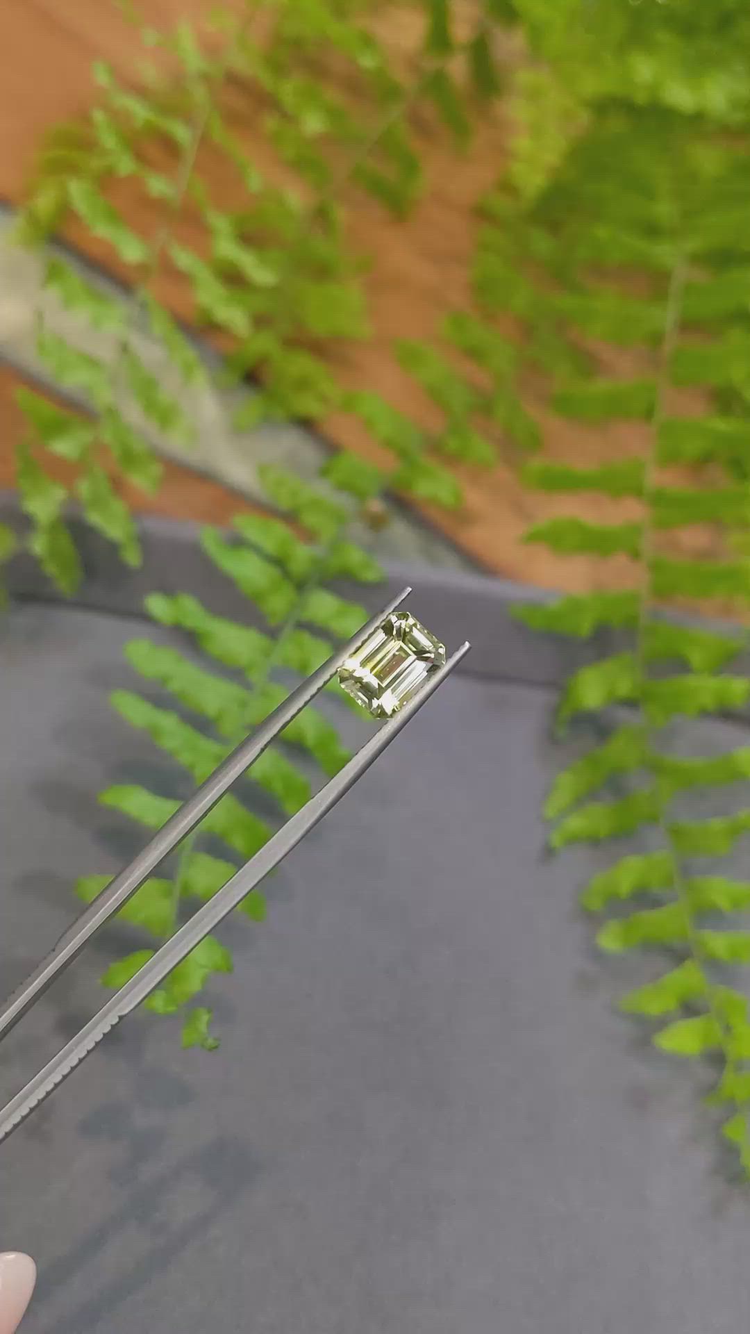 3.20 Ct. Yellow Sapphire from Ceylon (Sri Lanka) Size Video