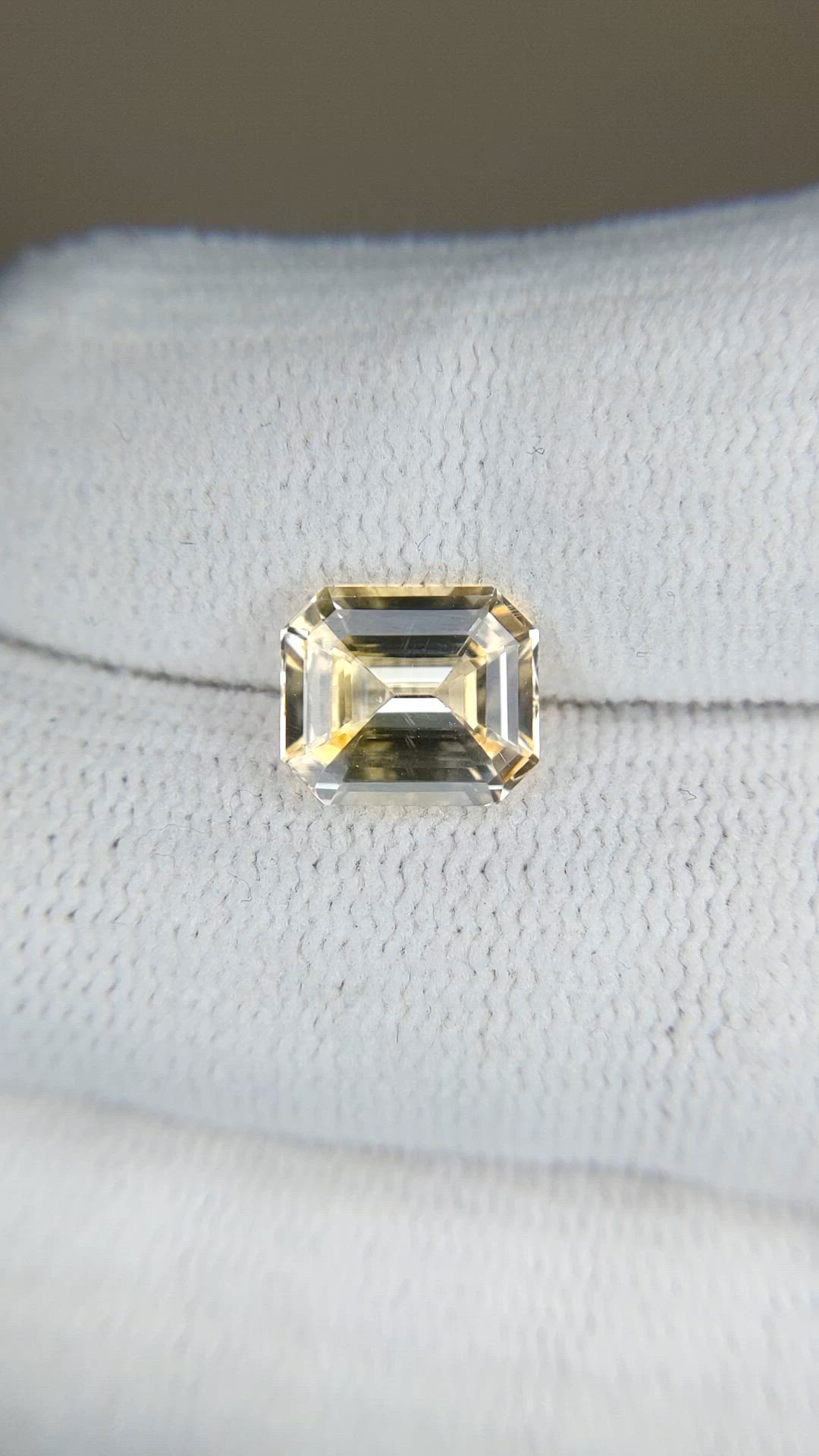 3.11 Ct. Yellow Sapphire from Ceylon (Sri Lanka) Size Video