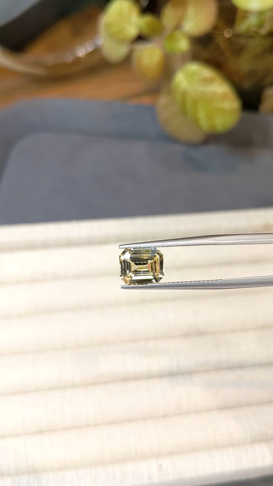 3.11 Ct. Yellow Sapphire from Ceylon (Sri Lanka) Size Video