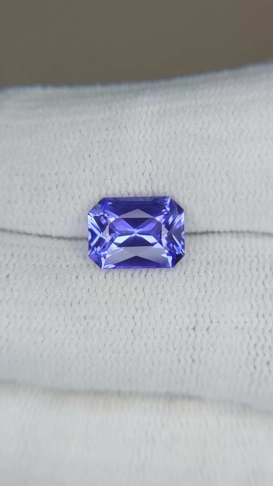 3.54 Ct. Blue Sapphire from Ceylon (Sri Lanka) Size Video