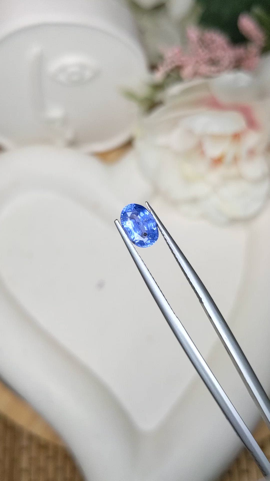 1.38 Ct. Blue Sapphire from Ceylon (Sri Lanka) Size Video