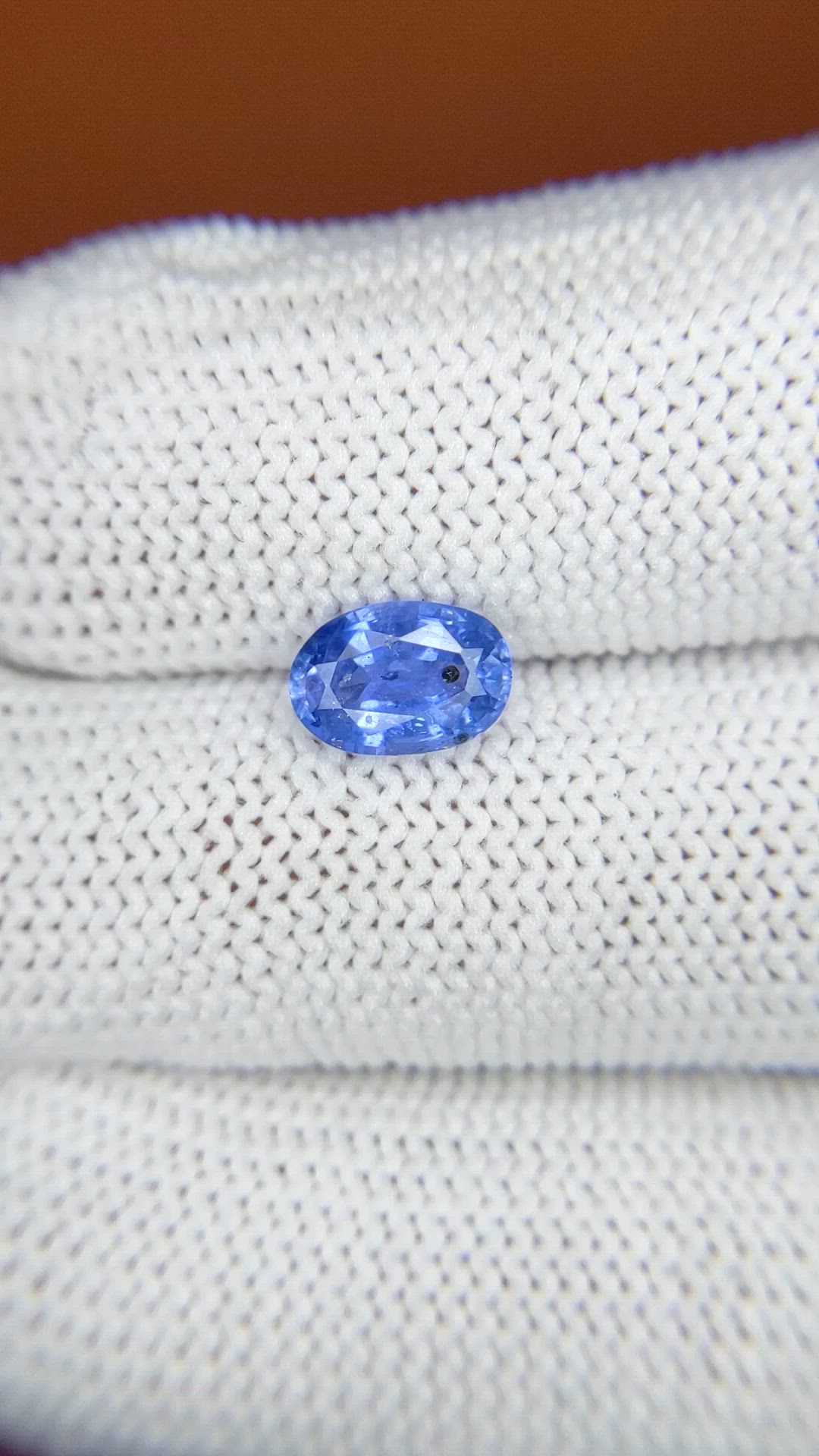 1.38 Ct. Blue Sapphire from Ceylon (Sri Lanka) Size Video