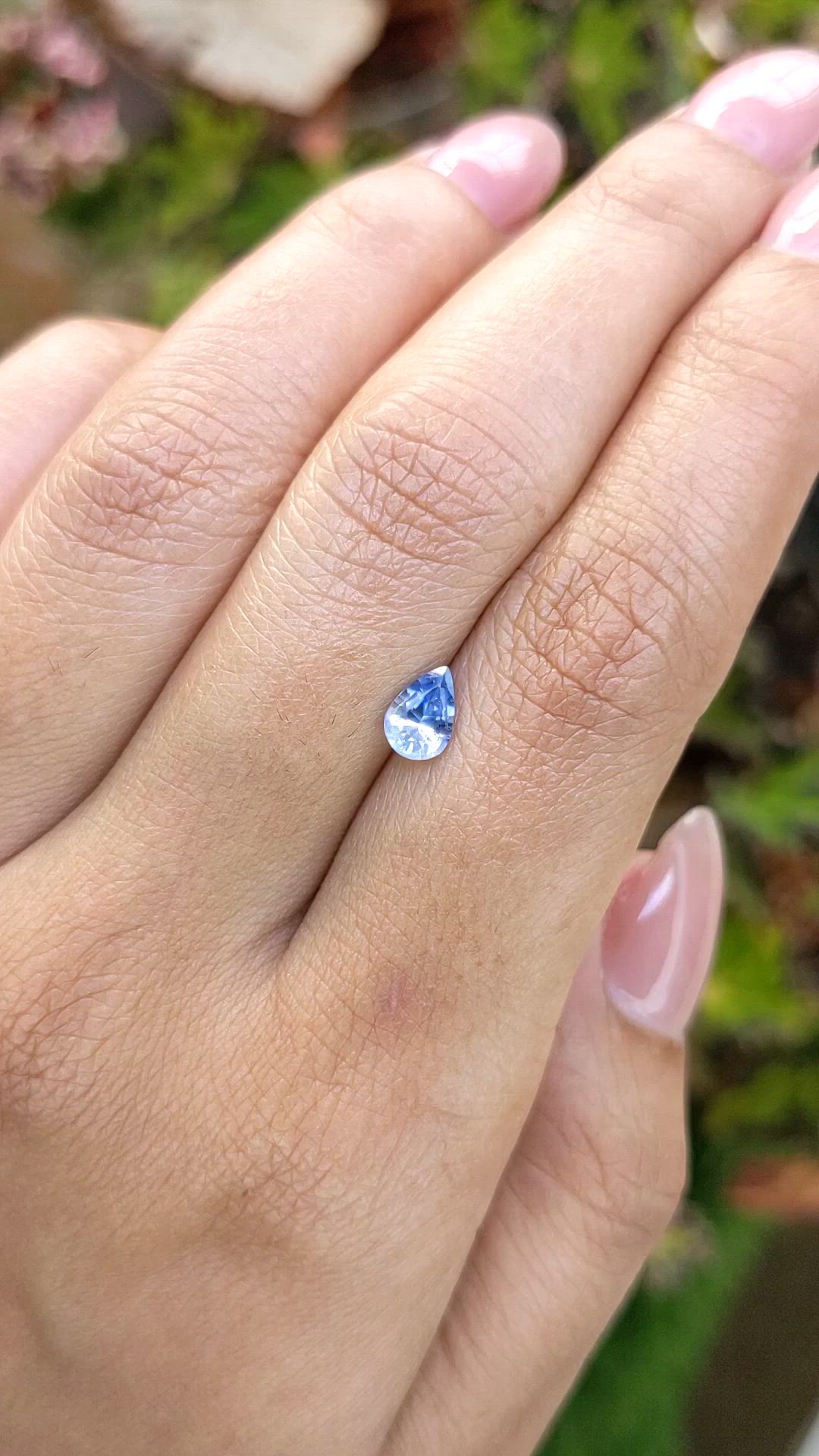 0.70 Ct. Bi Color / Parti Sapphire from Ceylon (Sri Lanka) Size Video