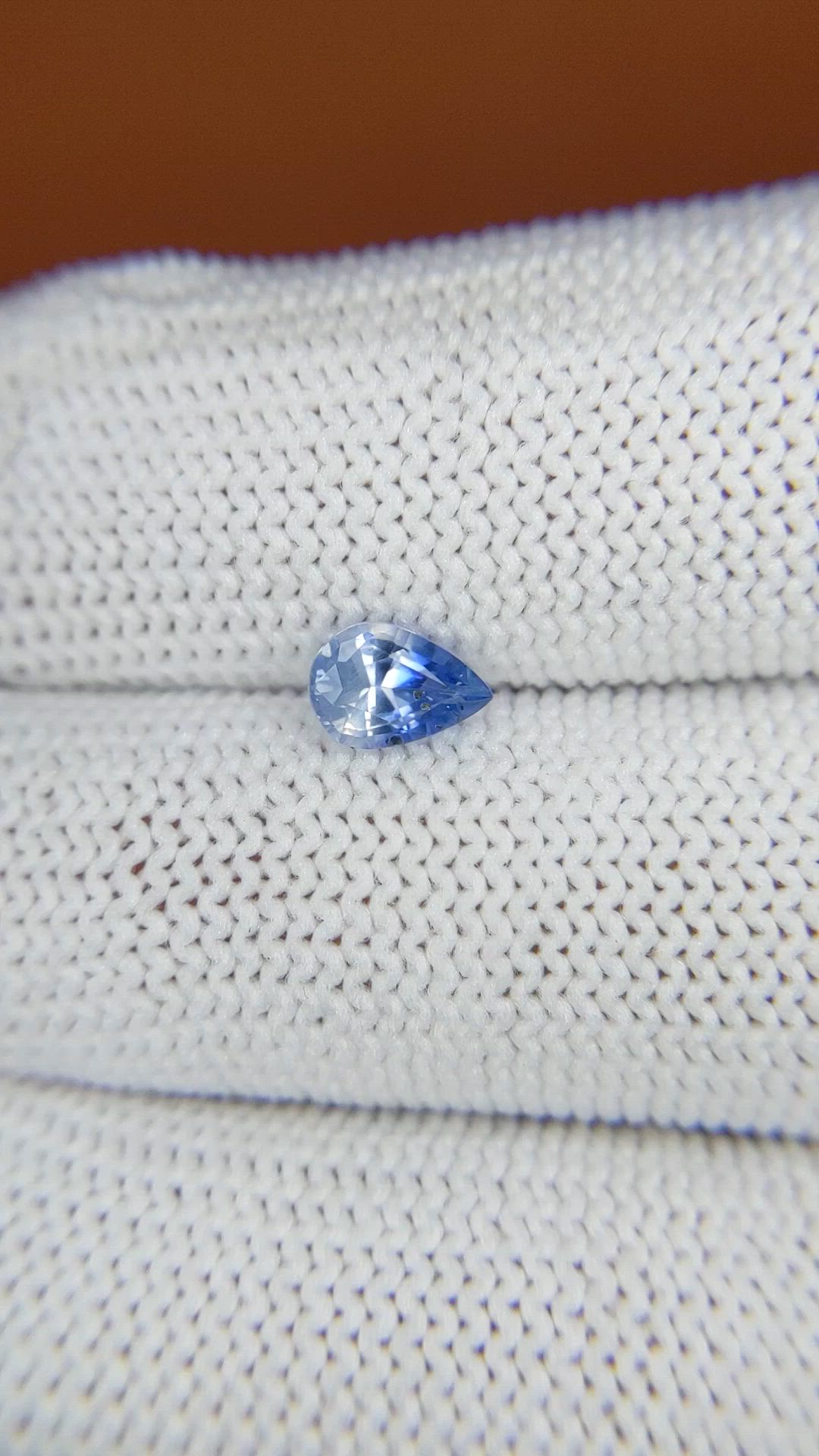 0.70 Ct. Bi Color / Parti Sapphire from Ceylon (Sri Lanka) Size Video