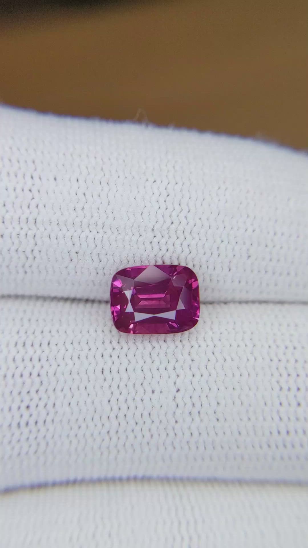2.54 Ct. Purplish Pink Sapphire from Ceylon (Sri Lanka) Size Video