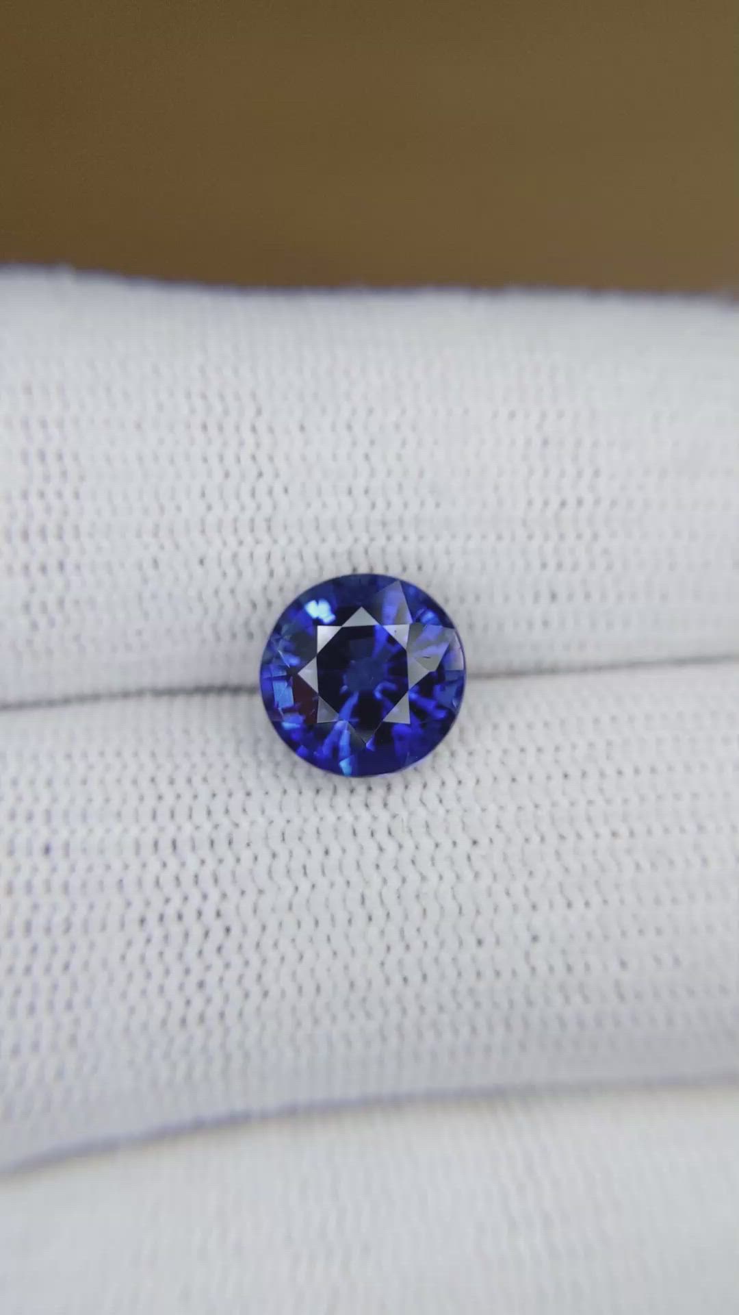 3.26 Ct. Blue Sapphire from Ceylon (Sri Lanka) Size Video