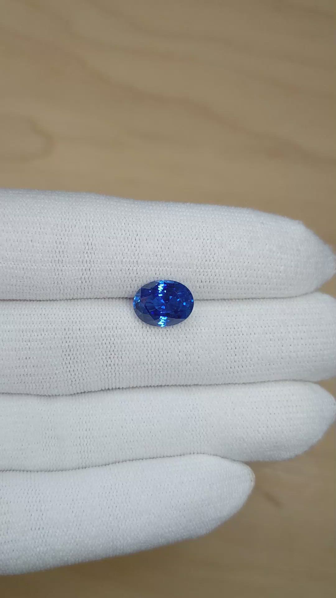 4.49 Ct. Blue Sapphire from Ceylon (Sri Lanka) Size Video