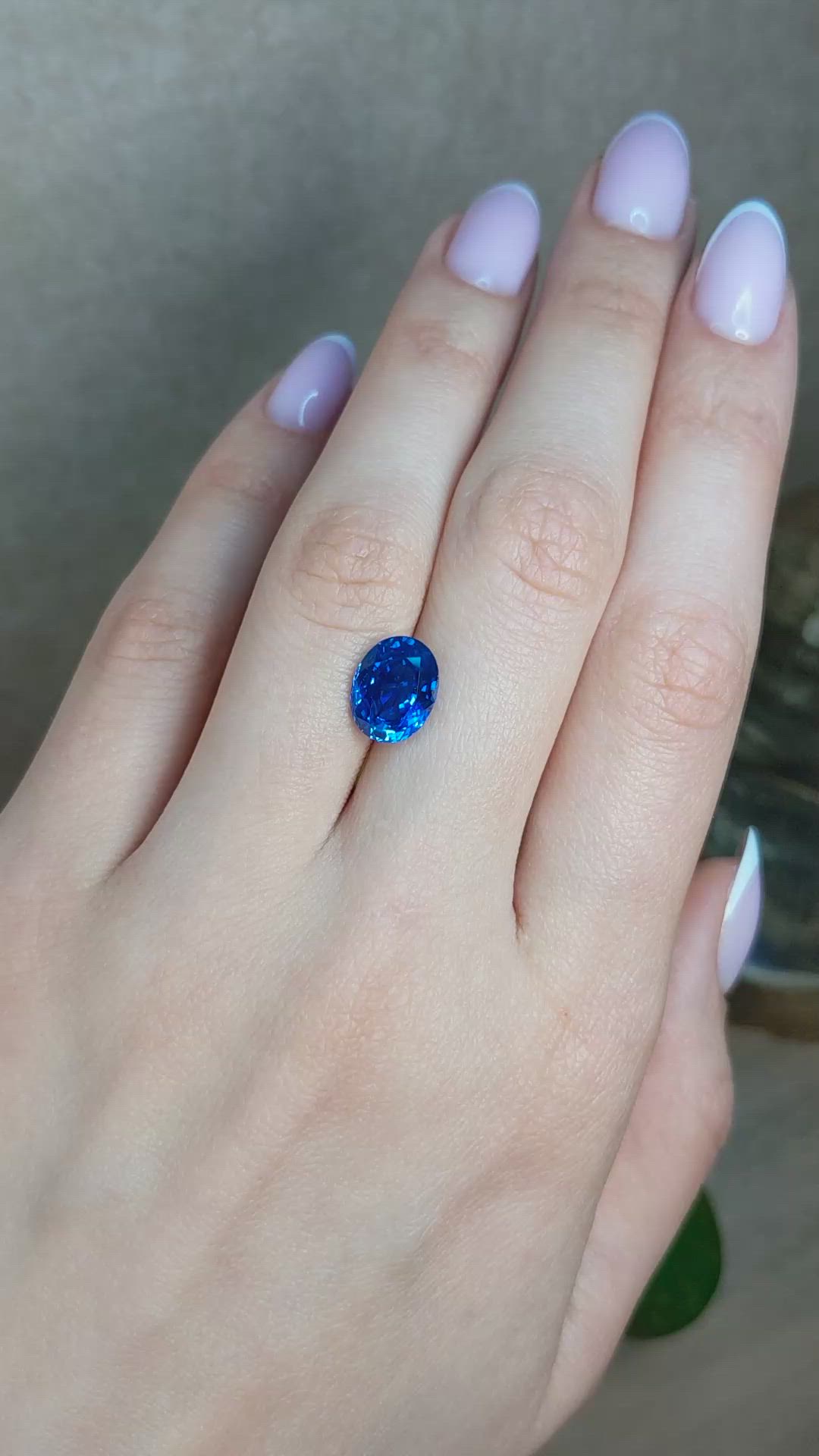 4.49 Ct. Blue Sapphire from Ceylon (Sri Lanka) Size Video