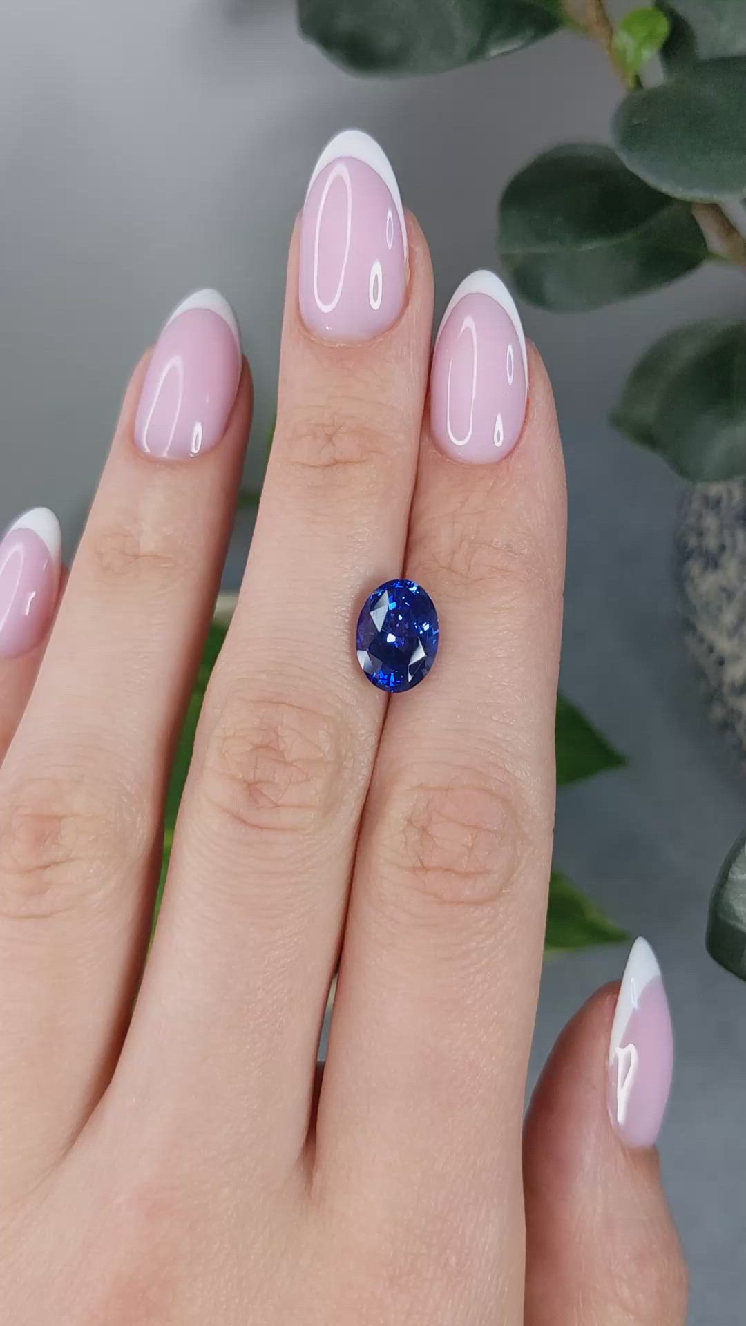 3.85 Ct. Blue Sapphire from Ceylon (Sri Lanka) Size Video
