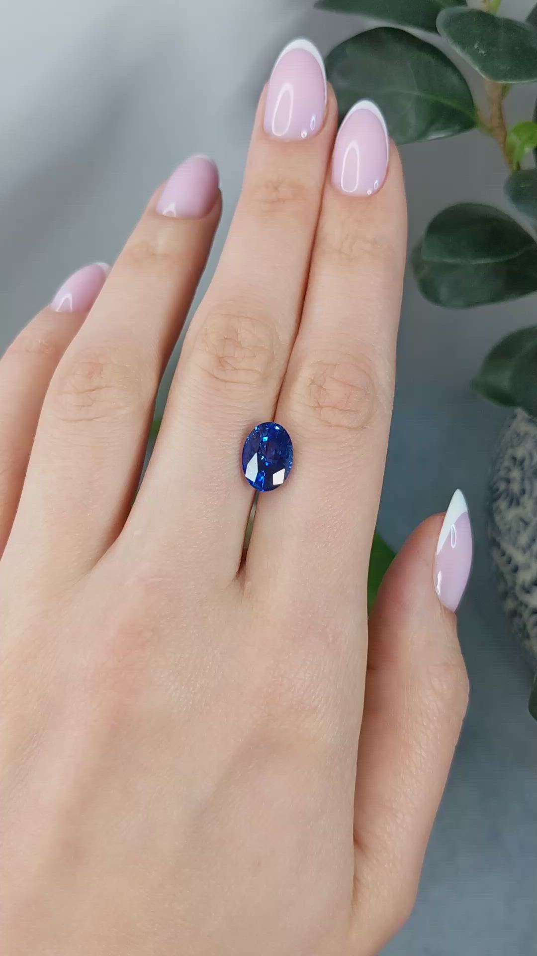 3.85 Ct. Blue Sapphire from Ceylon (Sri Lanka) Size Video
