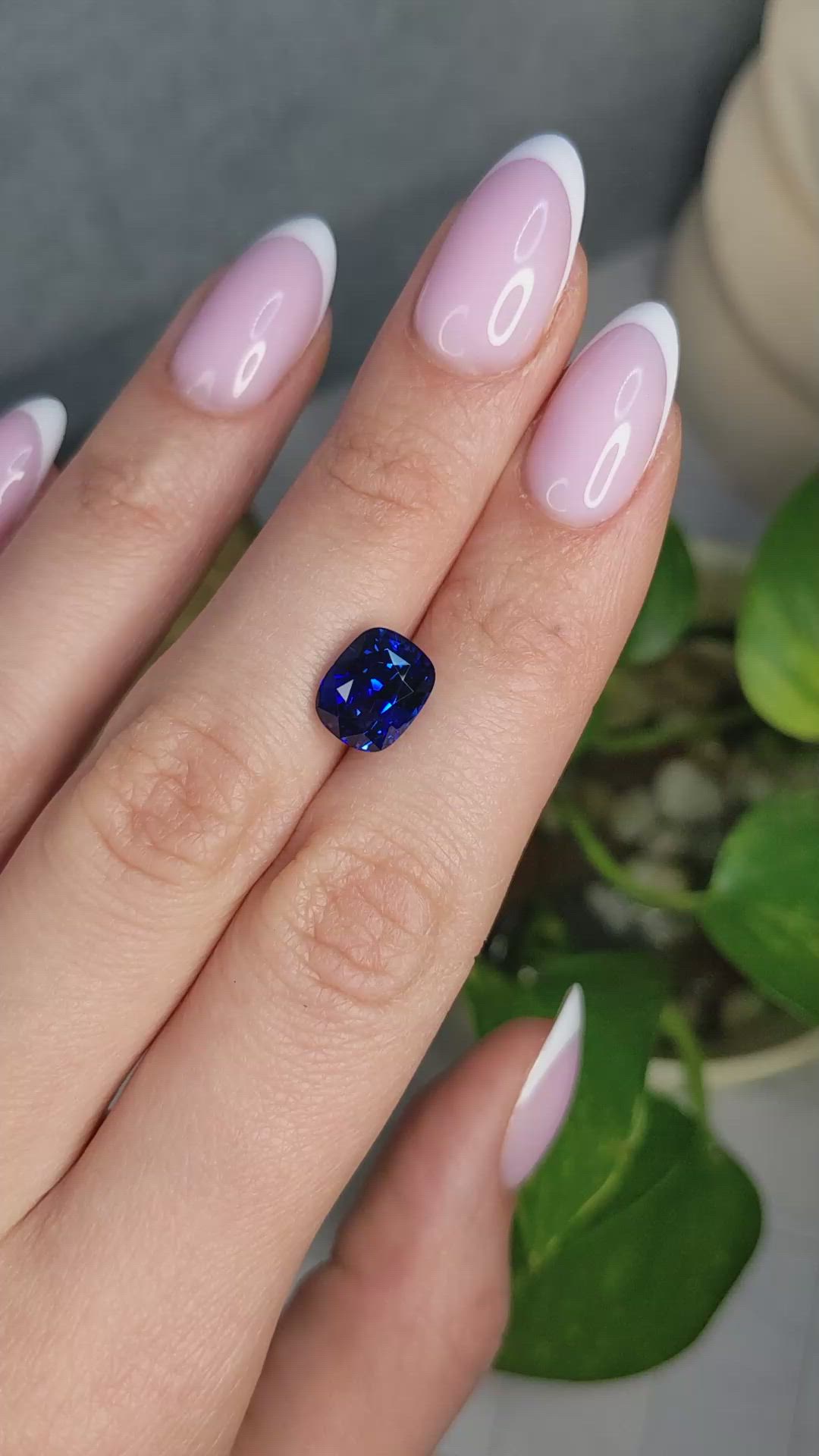 5.03 Ct. Blue Sapphire from Ceylon (Sri Lanka) Size Video
