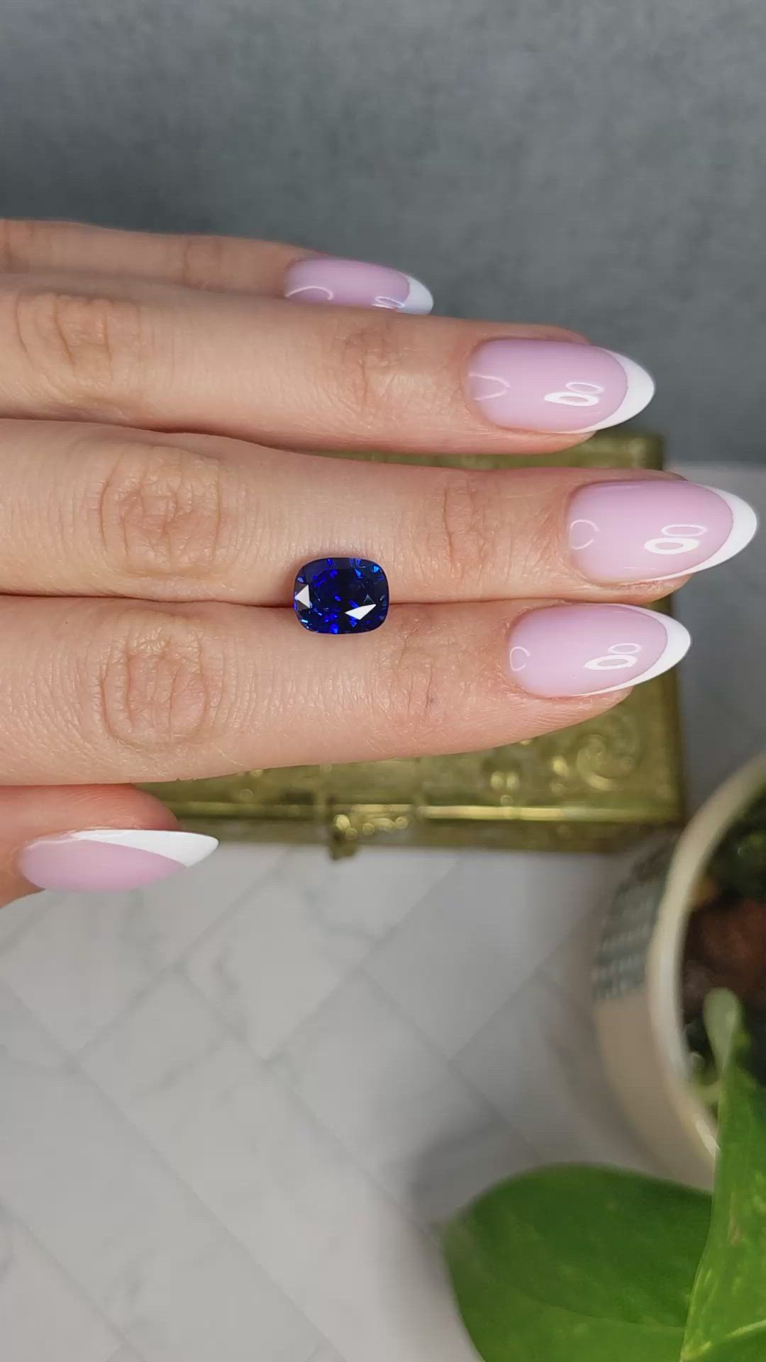 5.03 Ct. Blue Sapphire from Ceylon (Sri Lanka) Size Video