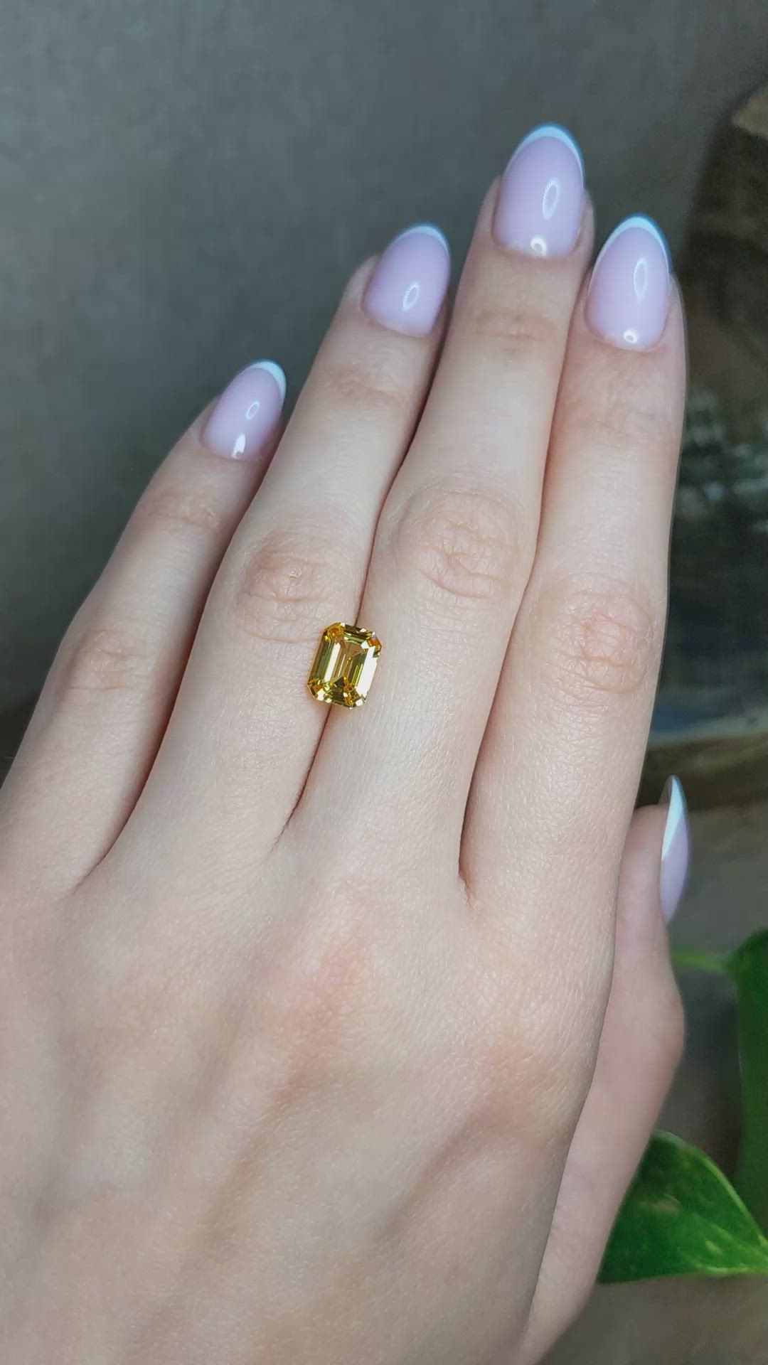 2.56 Ct. Yellow Sapphire from Ceylon (Sri Lanka) Size Video