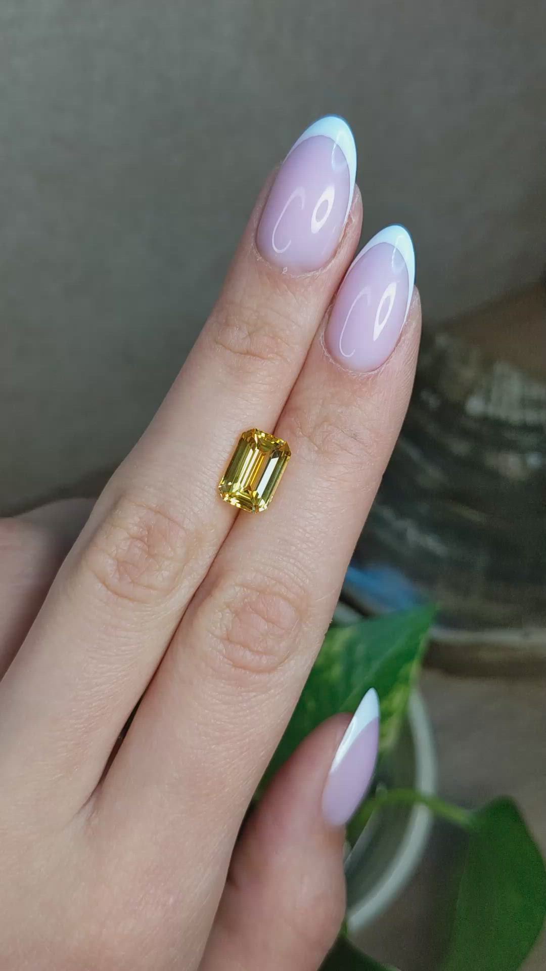 4.03 Ct. Yellow Sapphire from Ceylon (Sri Lanka) Size Video