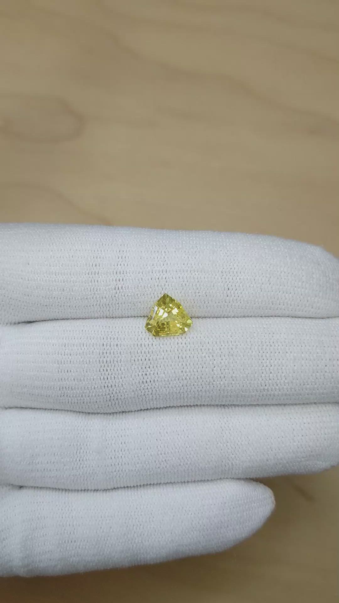 3.05 Ct. Yellow Sapphire from Ceylon (Sri Lanka) Size Video
