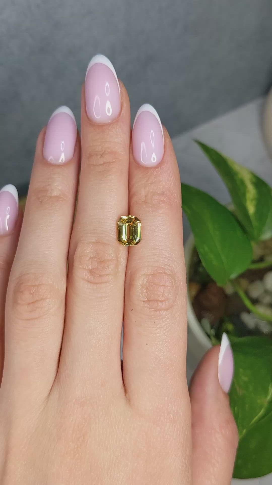 3.04 Ct. Yellow Sapphire from Ceylon (Sri Lanka) Size Video