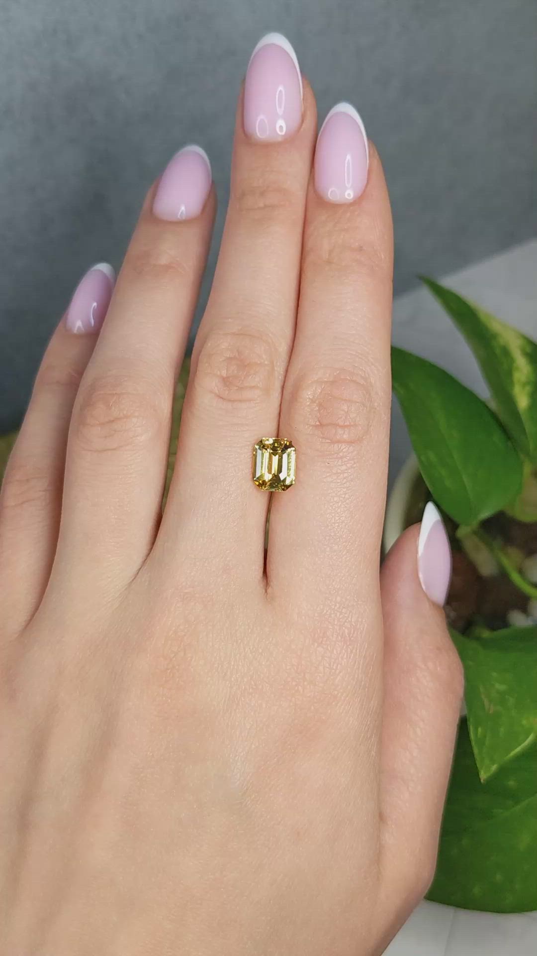 3.04 Ct. Yellow Sapphire from Ceylon (Sri Lanka) Size Video