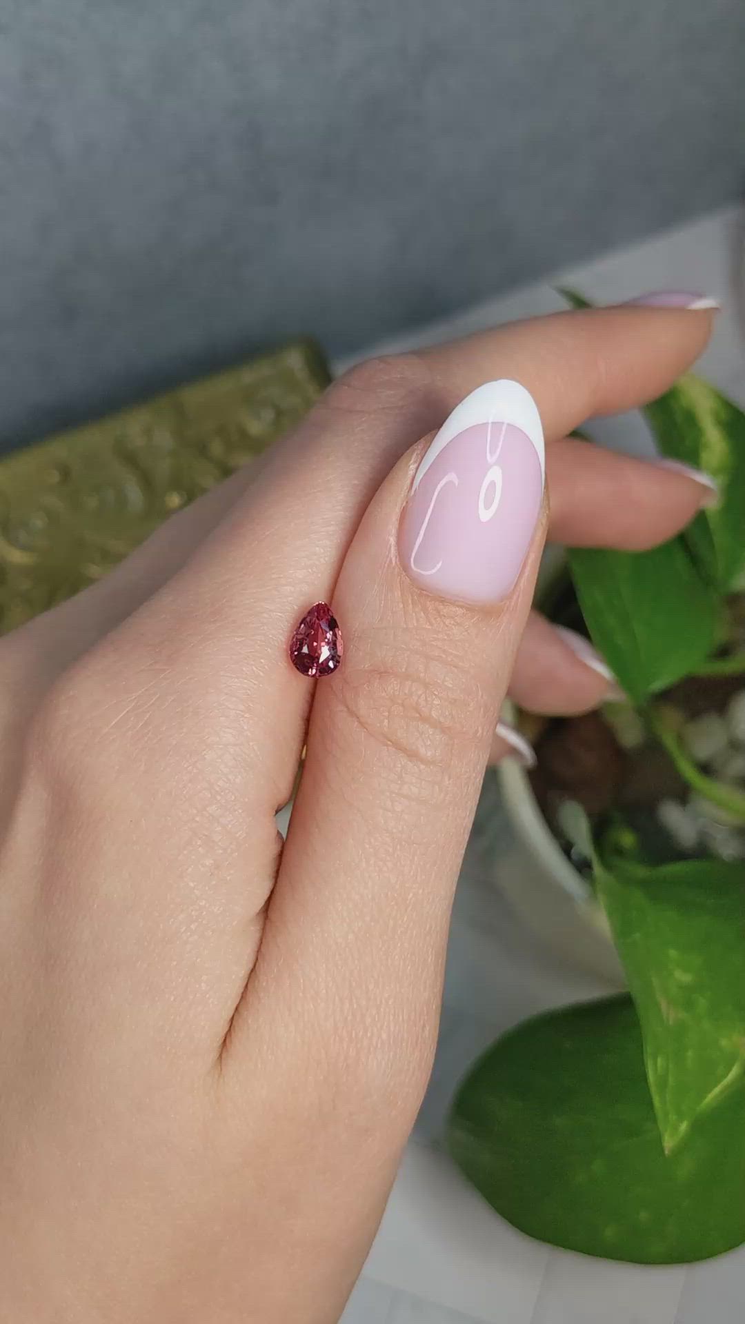 1.52 Ct. Padparadscha Sapphire from Ceylon (Sri Lanka) Size Video