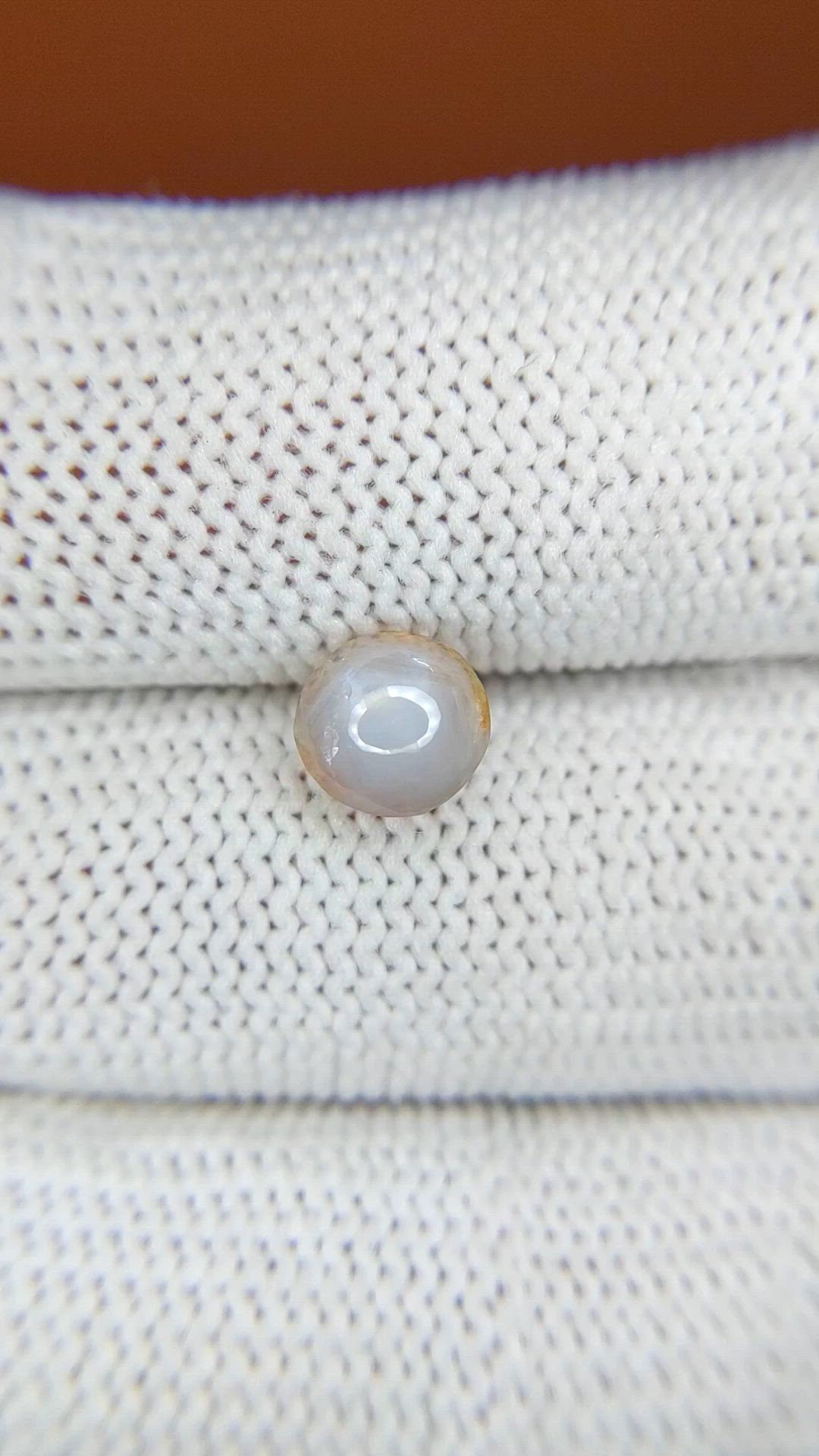 2.35 Ct. Purple Star Sapphire from Ceylon (Sri Lanka) Size Video