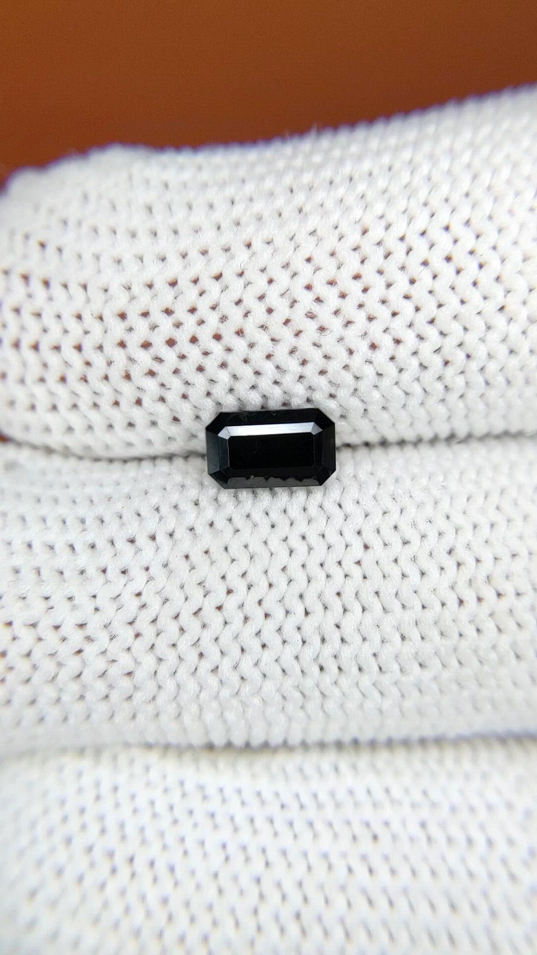 0.81 Ct. Blue Sapphire from Ceylon (Sri Lanka) Size Video