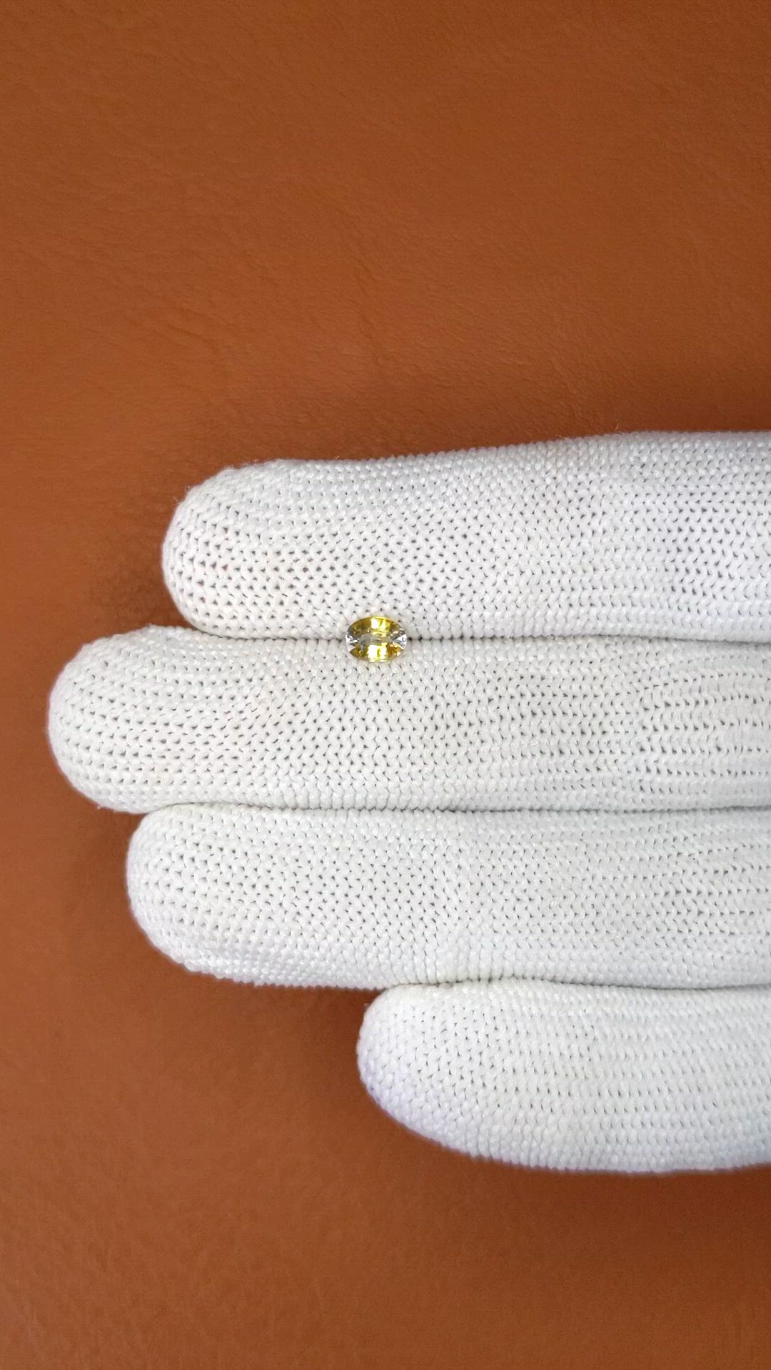 0.46 Ct. Bi Color / Parti Sapphire from Ceylon (Sri Lanka) Size Video