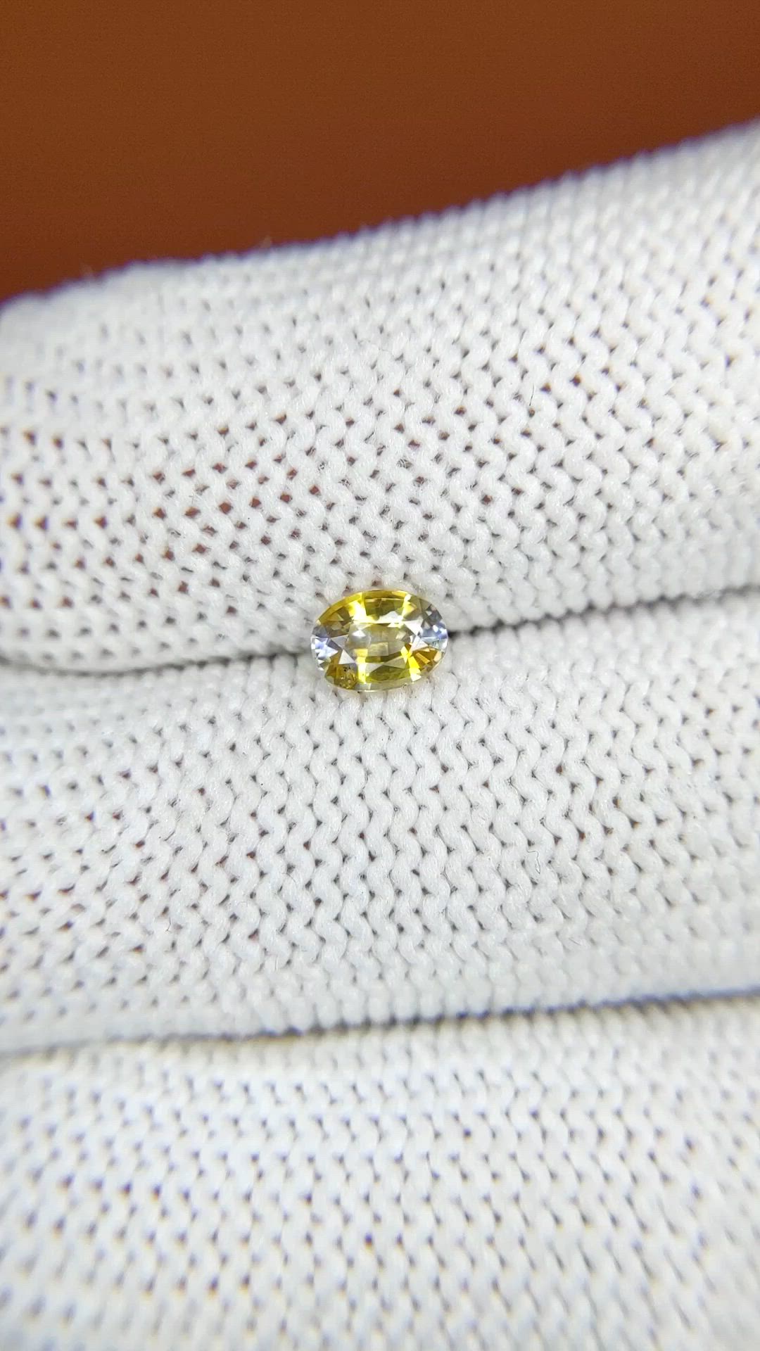 0.46 Ct. Bi Color / Parti Sapphire from Ceylon (Sri Lanka) Size Video