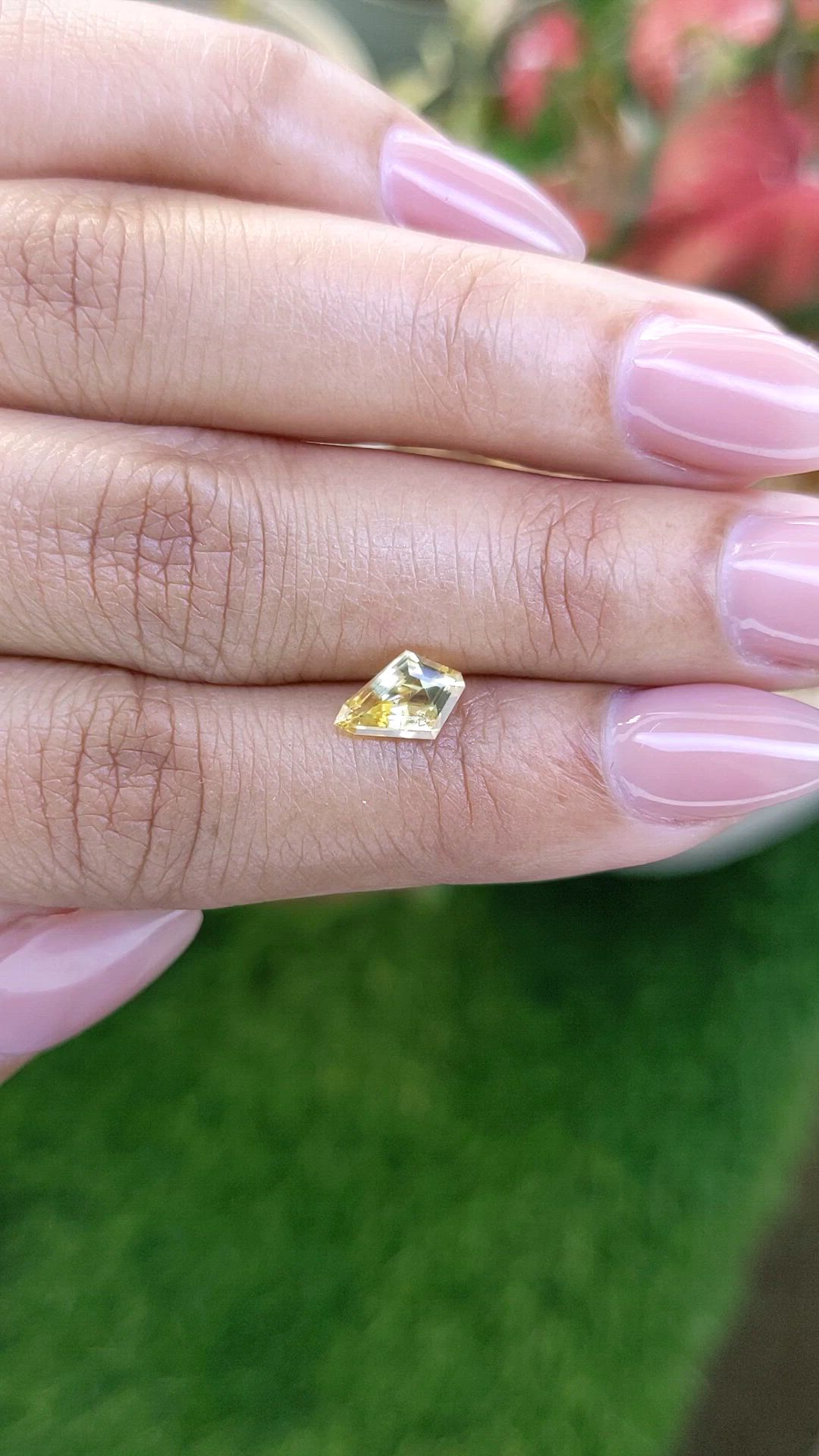 1.08 Ct. Yellow Sapphire from Ceylon (Sri Lanka) Size Video