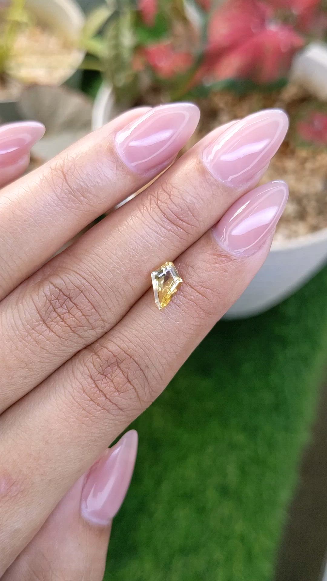 1.08 Ct. Yellow Sapphire from Ceylon (Sri Lanka) Size Video