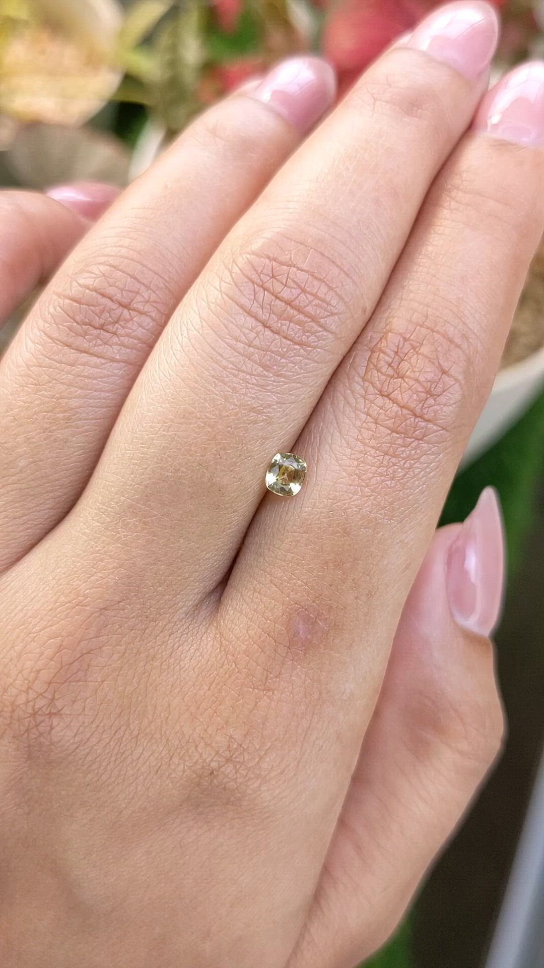 0.40 Ct. Yellow Sapphire from Ceylon (Sri Lanka) Size Video