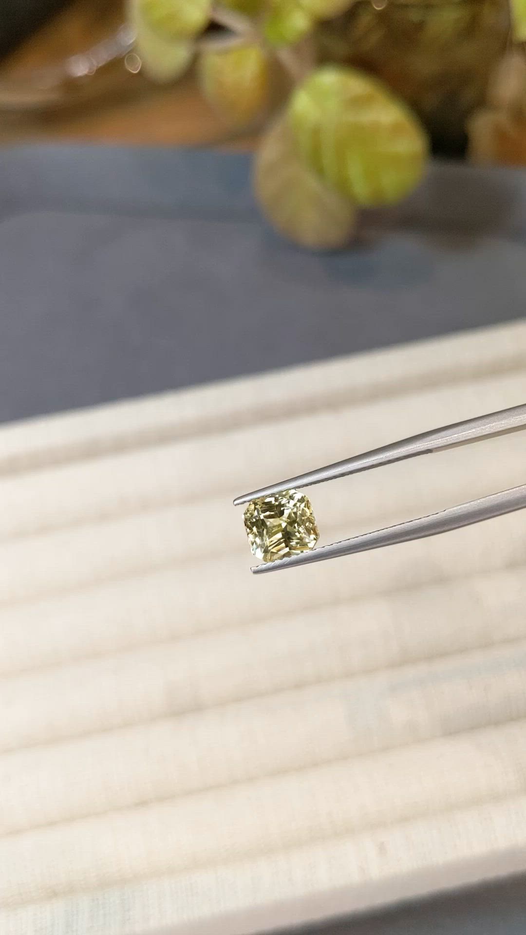 2.55 Ct. Yellow Sapphire from Ceylon (Sri Lanka) Size Video