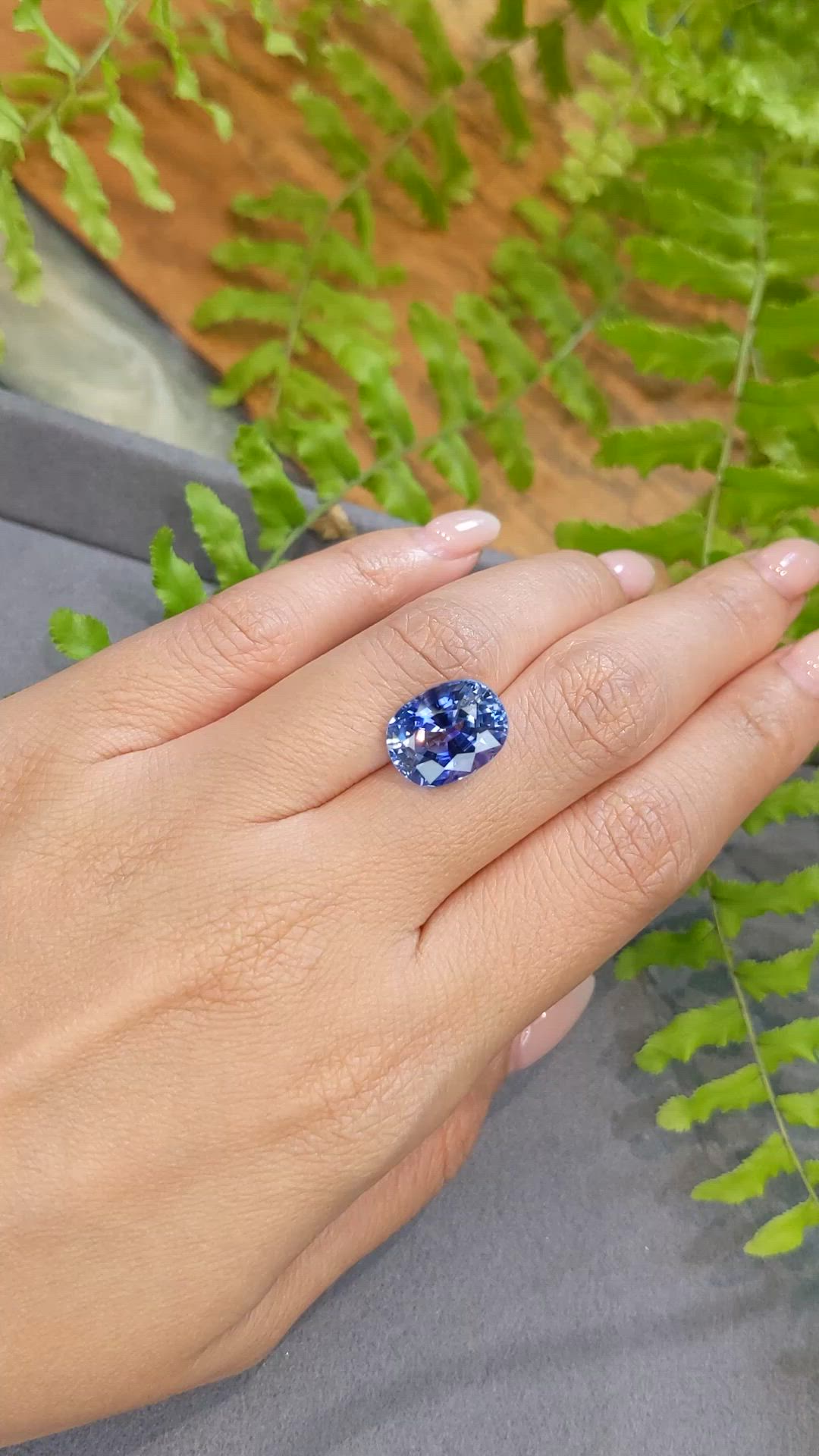 9.87 Ct. Purplish Blue Sapphire from Ceylon (Sri Lanka) Size Video