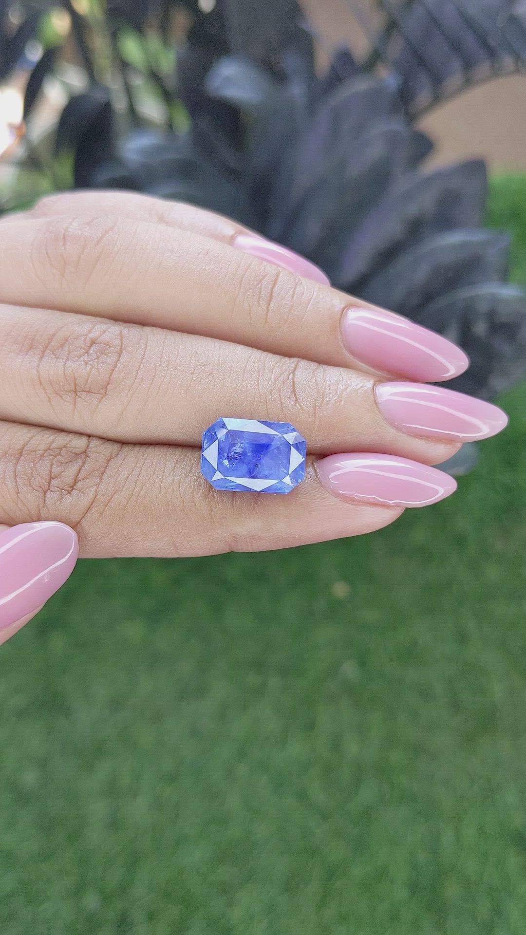 7.49 Ct. Blue Sapphire from Ceylon (Sri Lanka) Size Video