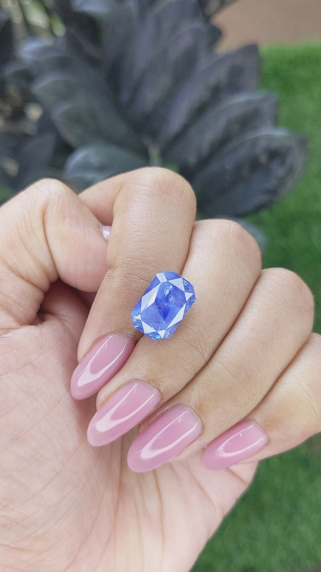 7.49 Ct. Blue Sapphire from Ceylon (Sri Lanka) Size Video