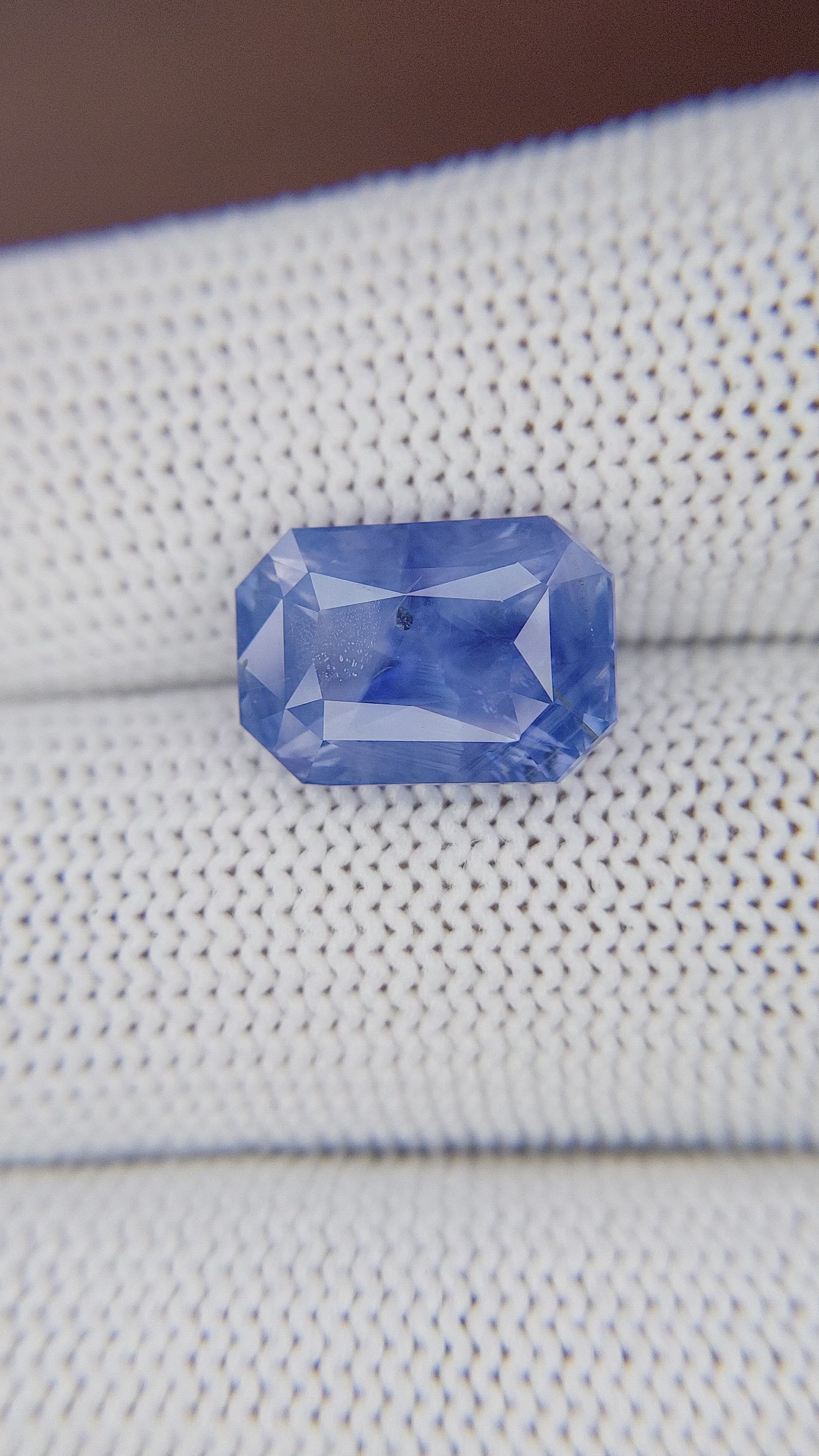 7.49 Ct. Blue Sapphire from Ceylon (Sri Lanka) Size Video