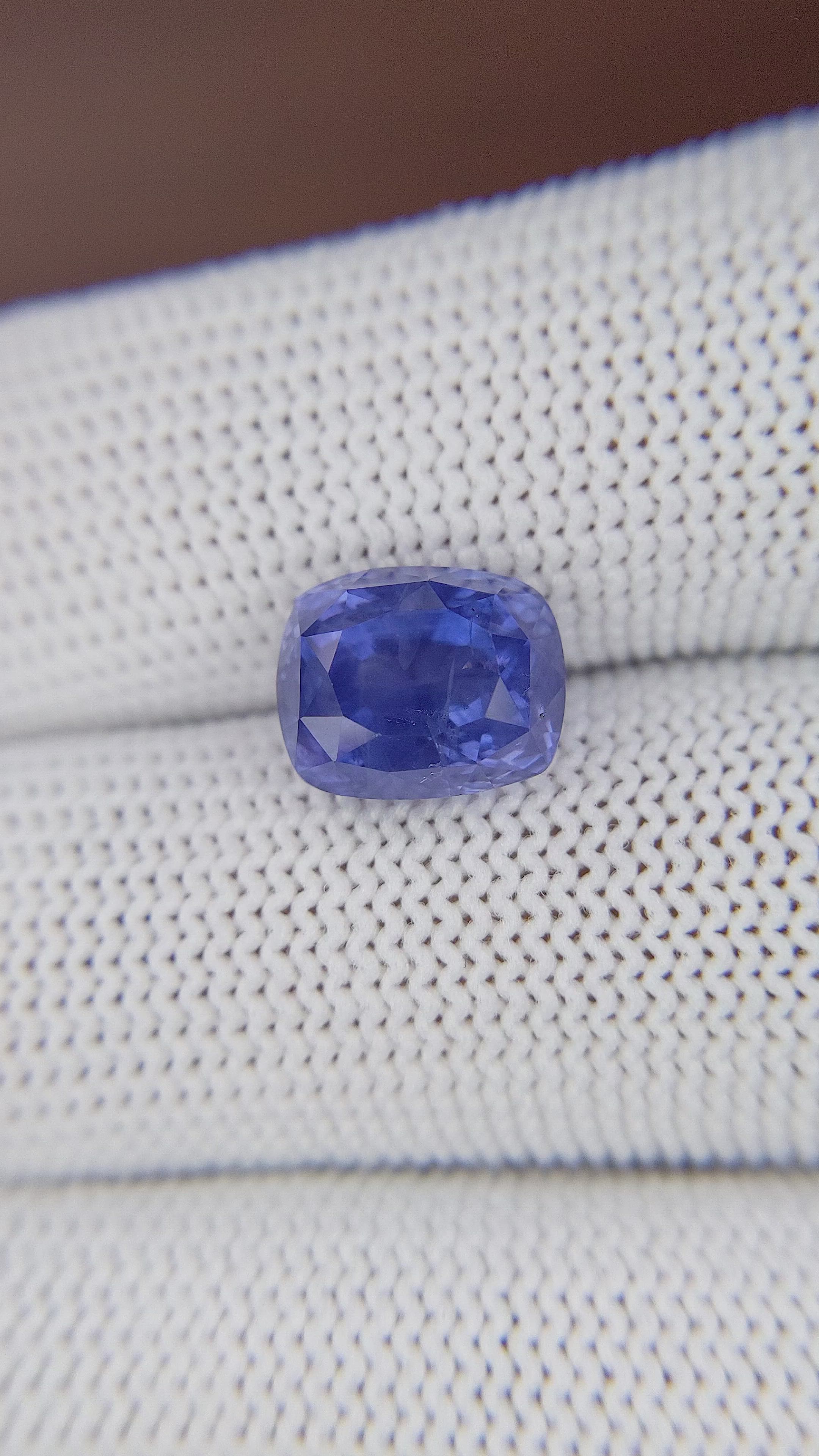 6.05 Ct. Purplish Blue Sapphire from Ceylon (Sri Lanka) Size Video