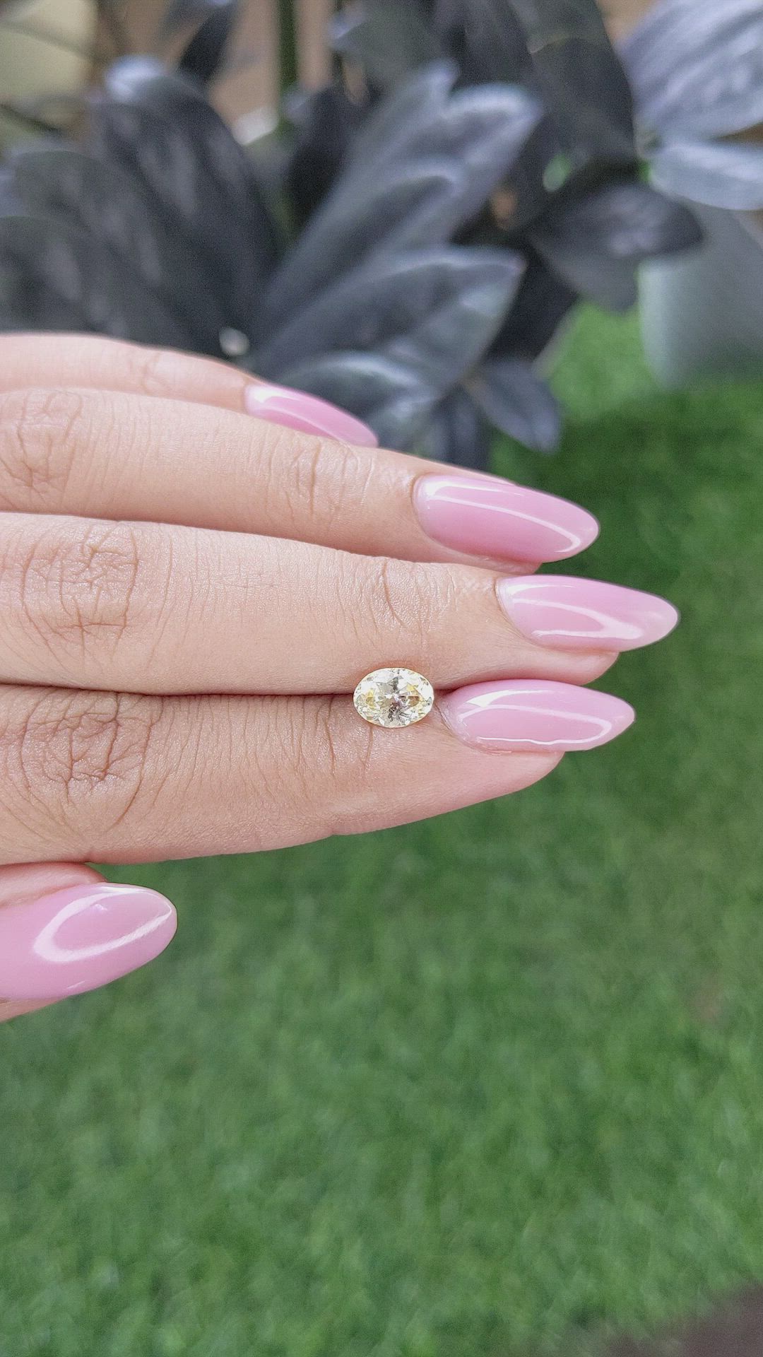 1.06 Ct. Yellow Sapphire from Ceylon (Sri Lanka) Size Video