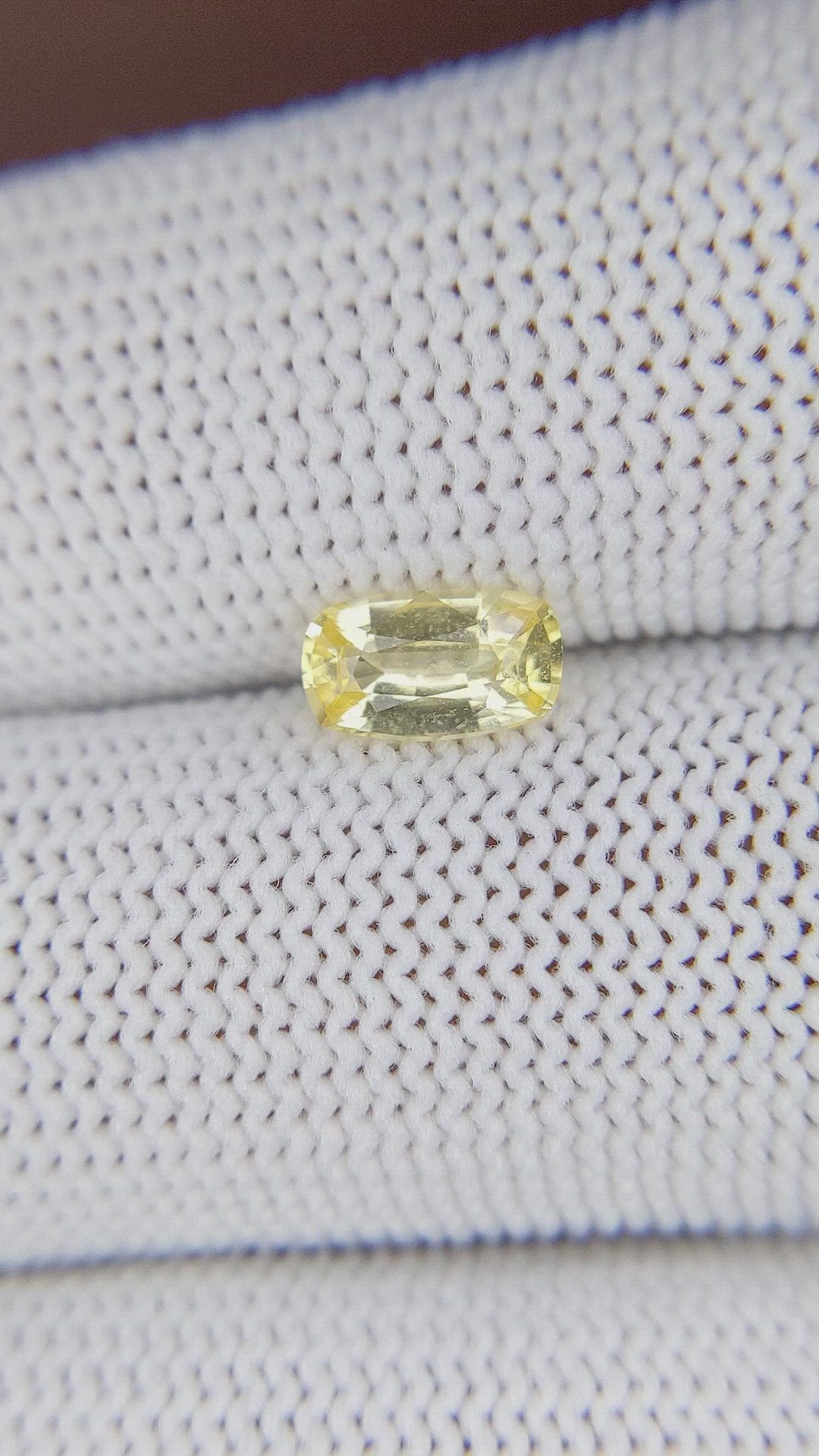 1.01 Ct. Yellow Sapphire from Ceylon (Sri Lanka) Size Video