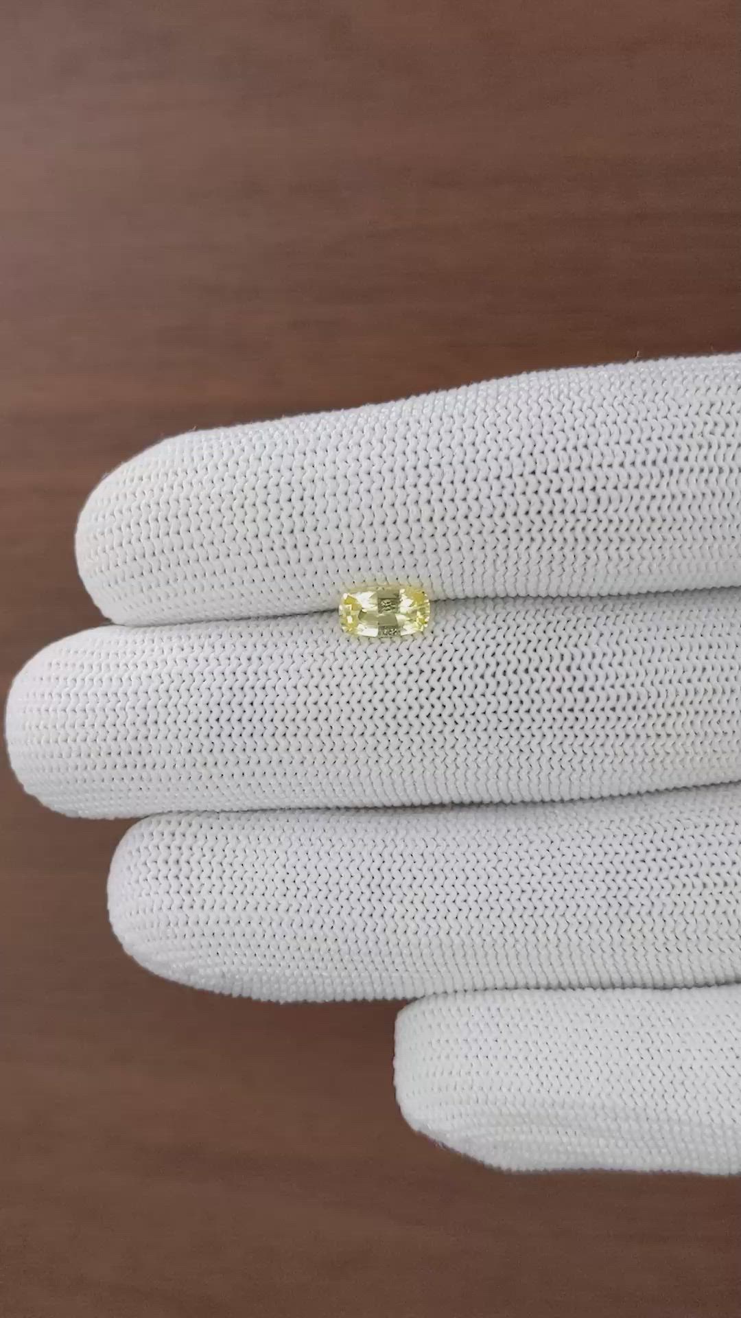 1.01 Ct. Yellow Sapphire from Ceylon (Sri Lanka) Size Video