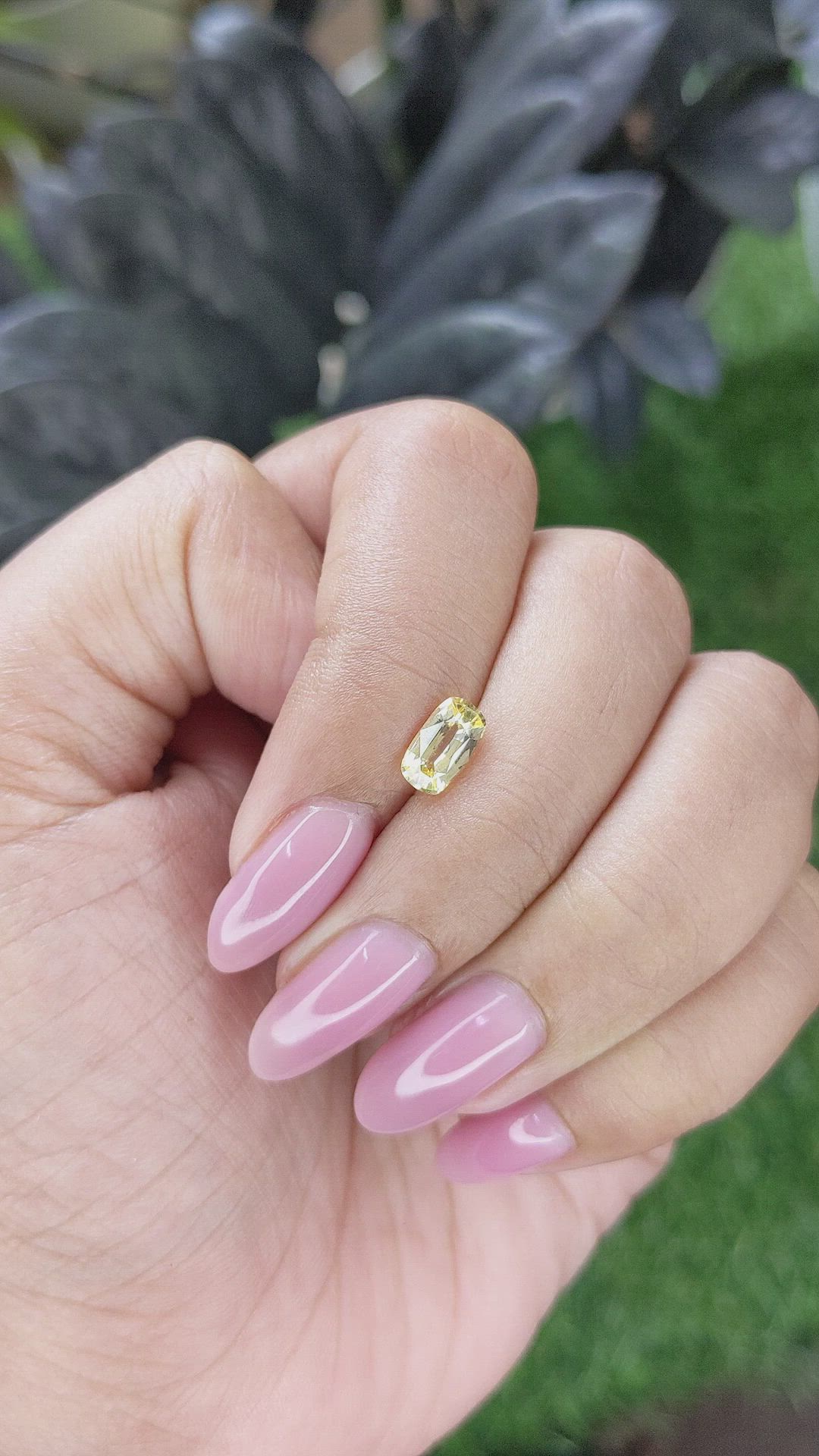 1.01 Ct. Yellow Sapphire from Ceylon (Sri Lanka) Size Video