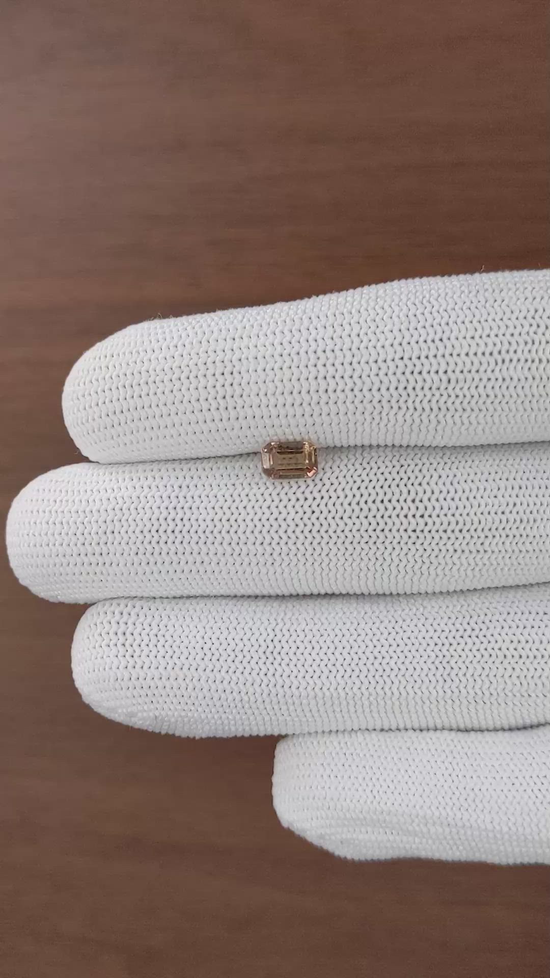 1.03 Ct. Padparadscha Sapphire from Ceylon (Sri Lanka) Size Video