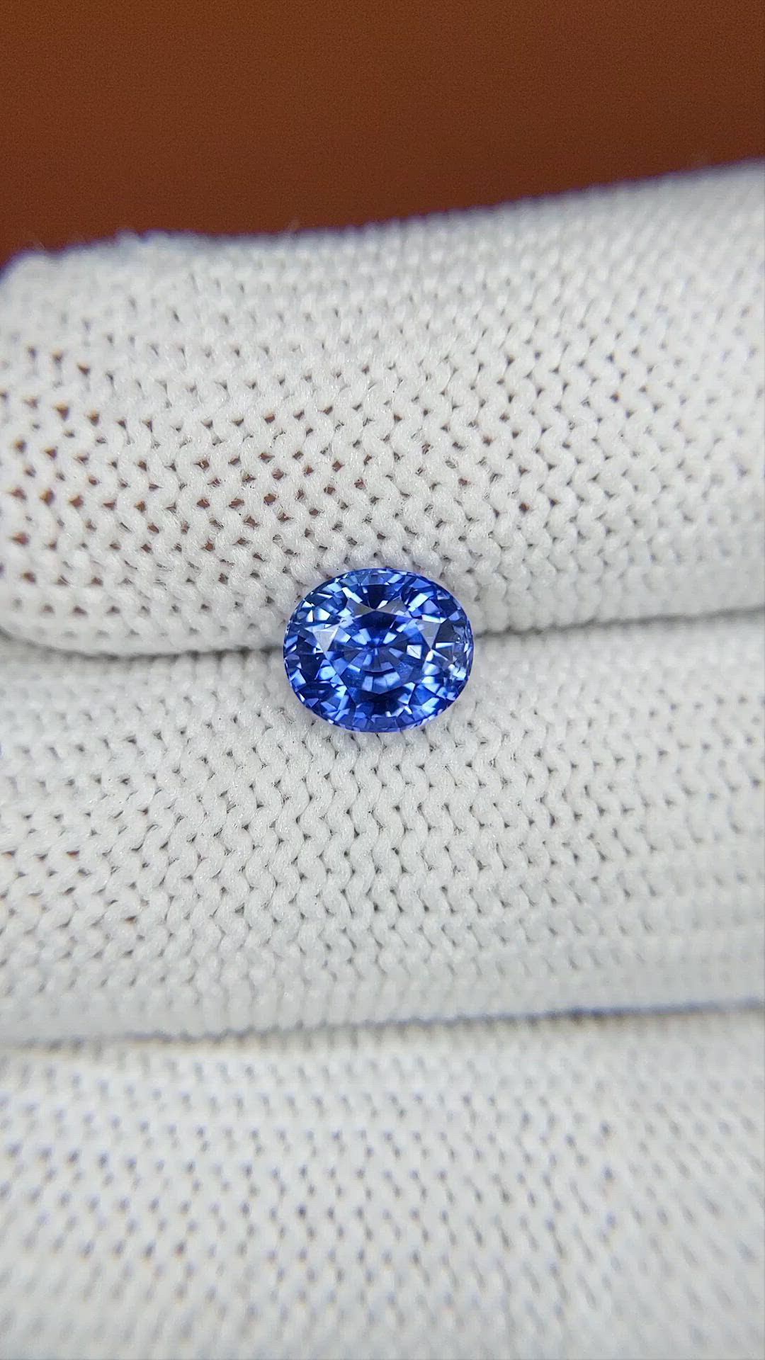 1.78 Ct. Blue Sapphire from Ceylon (Sri Lanka) Size Video