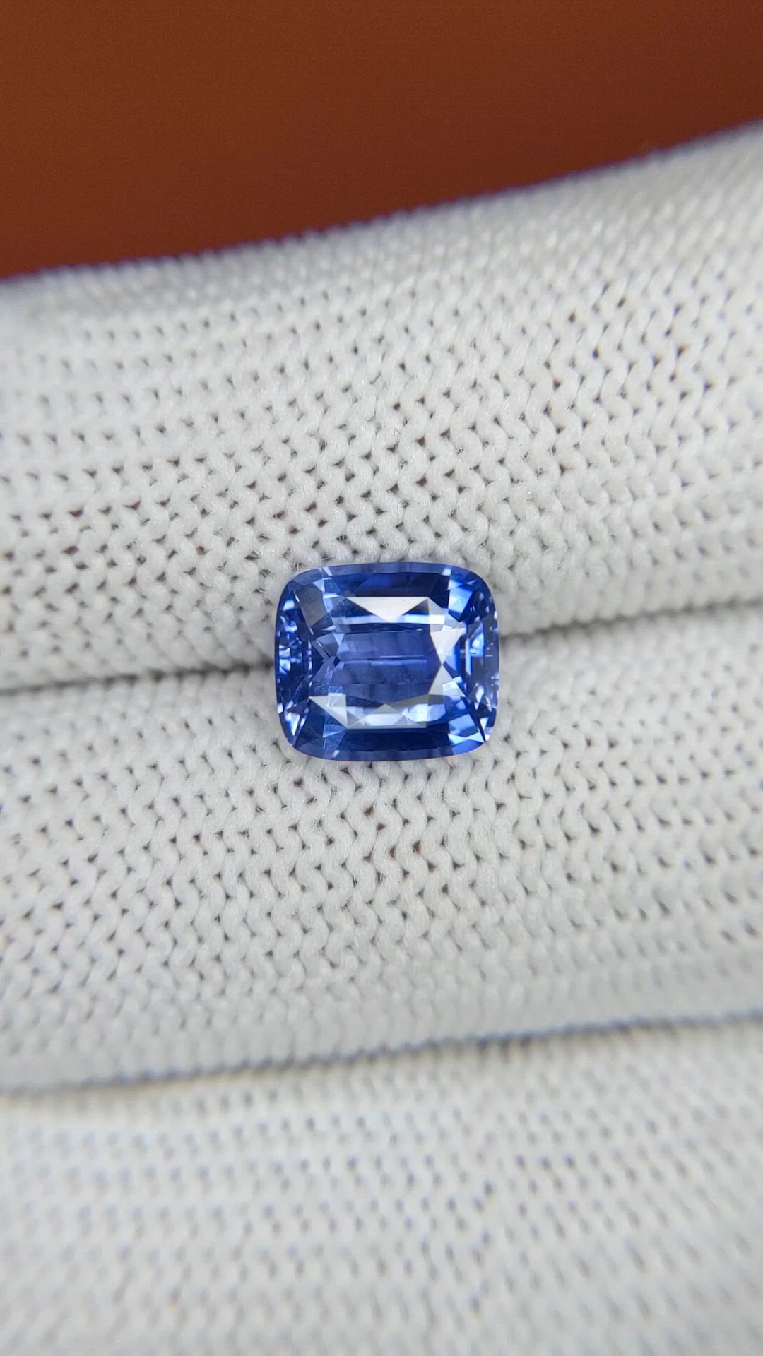 3.04 Ct. Blue Sapphire from Ceylon (Sri Lanka) Size Video