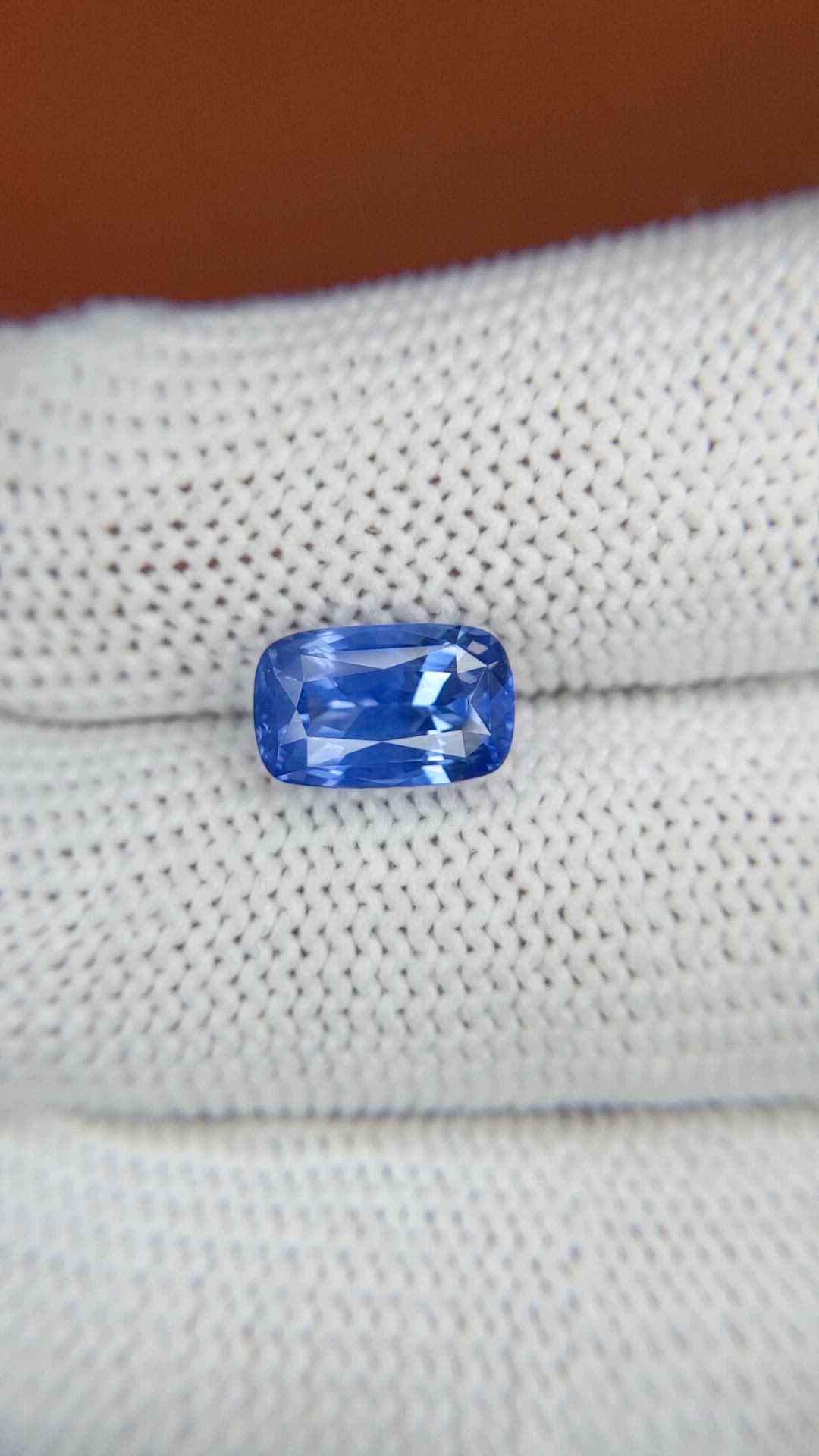 3.29 Ct. Blue Sapphire from Ceylon (Sri Lanka) Size Video