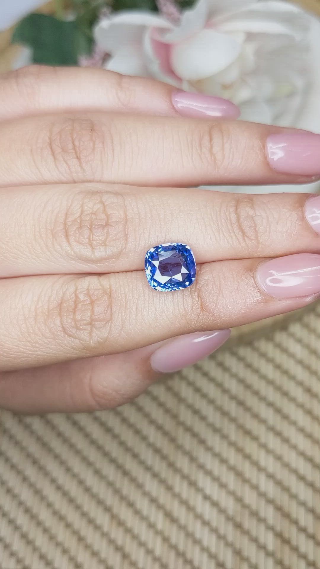 4.16 Ct. Blue Sapphire from Ceylon (Sri Lanka) Size Video