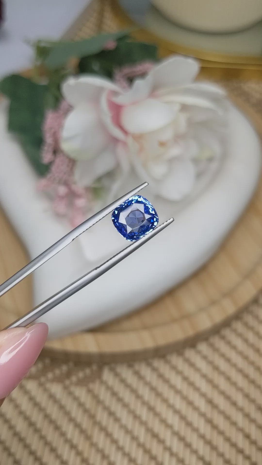 4.16 Ct. Blue Sapphire from Ceylon (Sri Lanka) Size Video