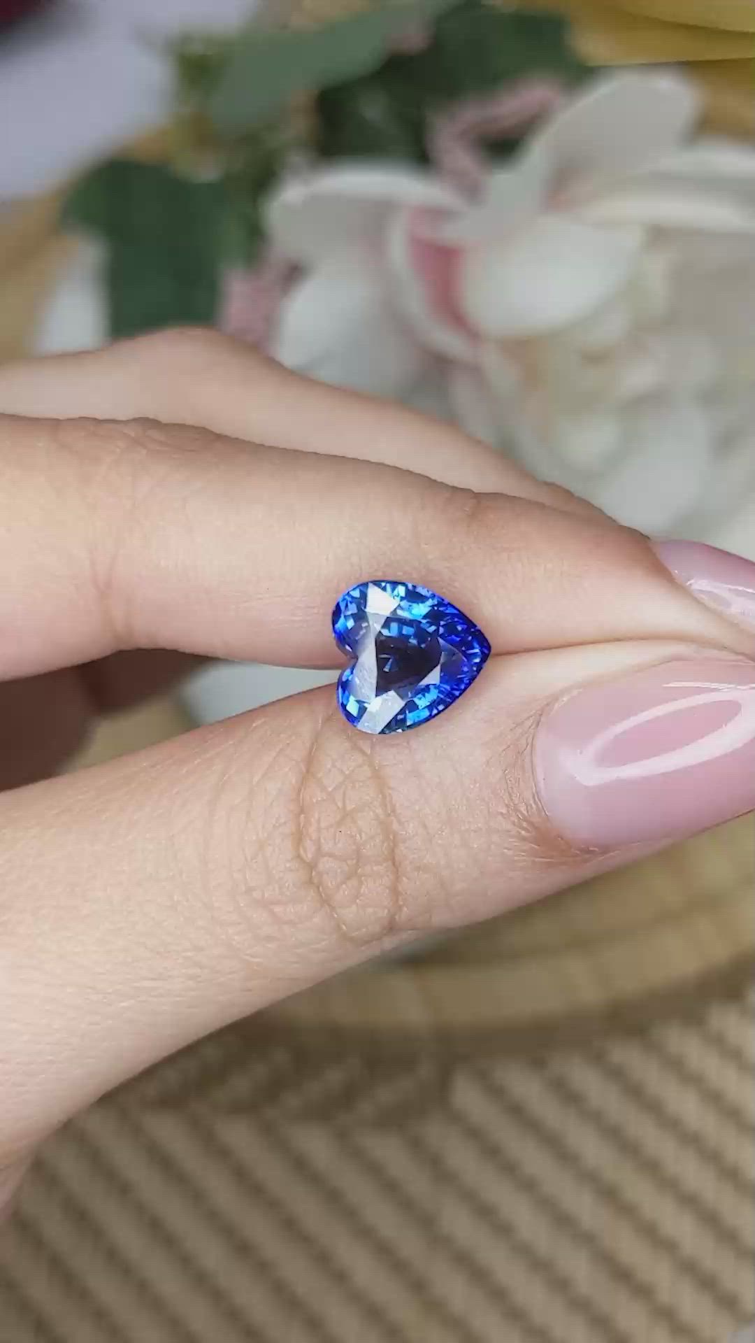 4.12 Ct. Blue Sapphire from Ceylon (Sri Lanka) Size Video