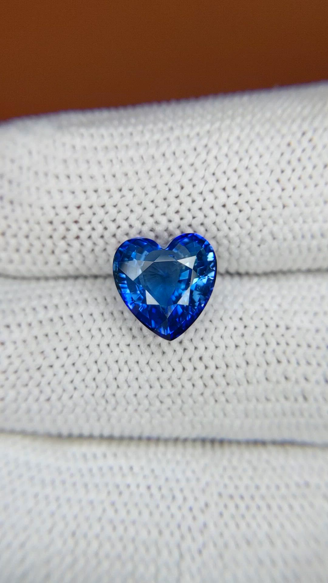 4.12 Ct. Blue Sapphire from Ceylon (Sri Lanka) Size Video
